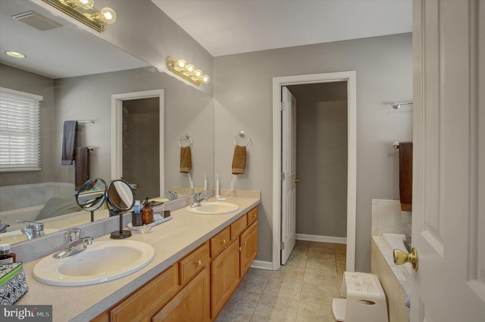 MEADOWBROOK FARMS - Residential