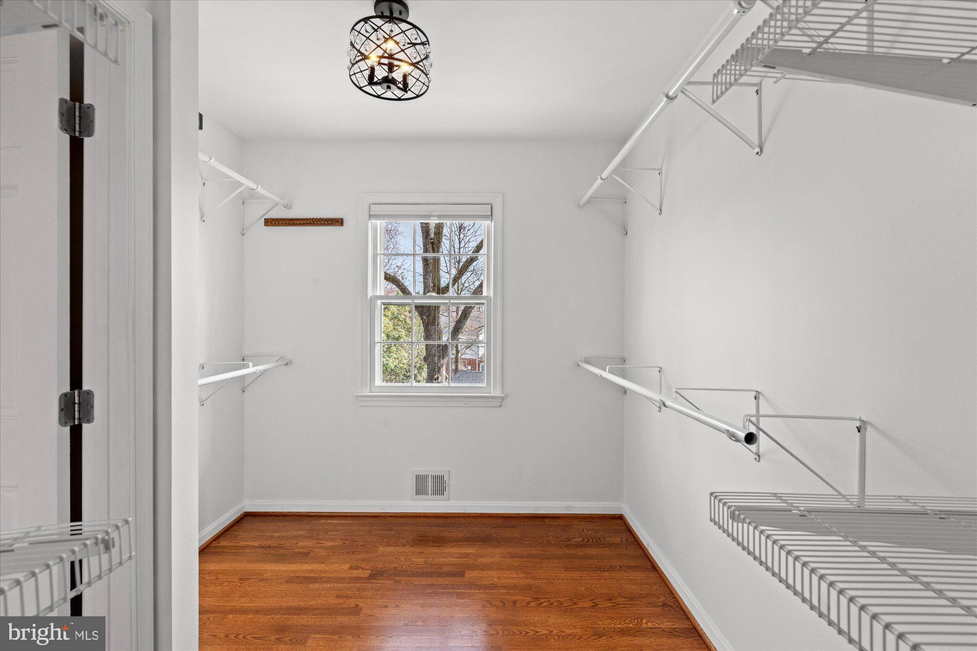 WAYNEWOOD - Residential