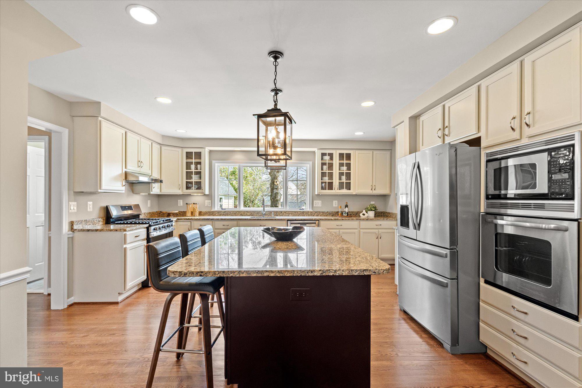 WAYNEWOOD - Residential