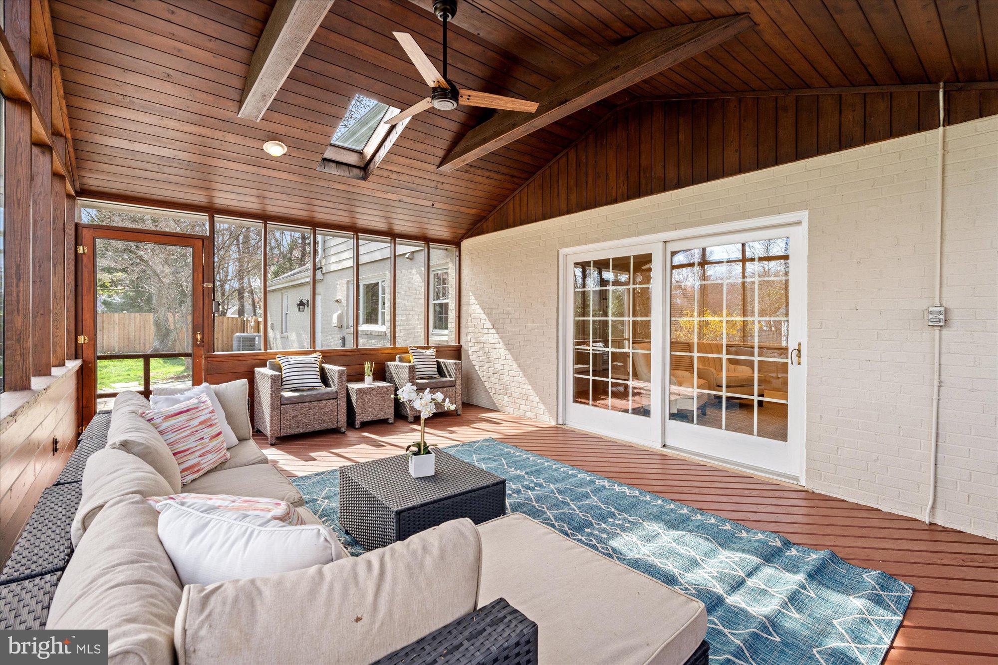 WAYNEWOOD - Residential