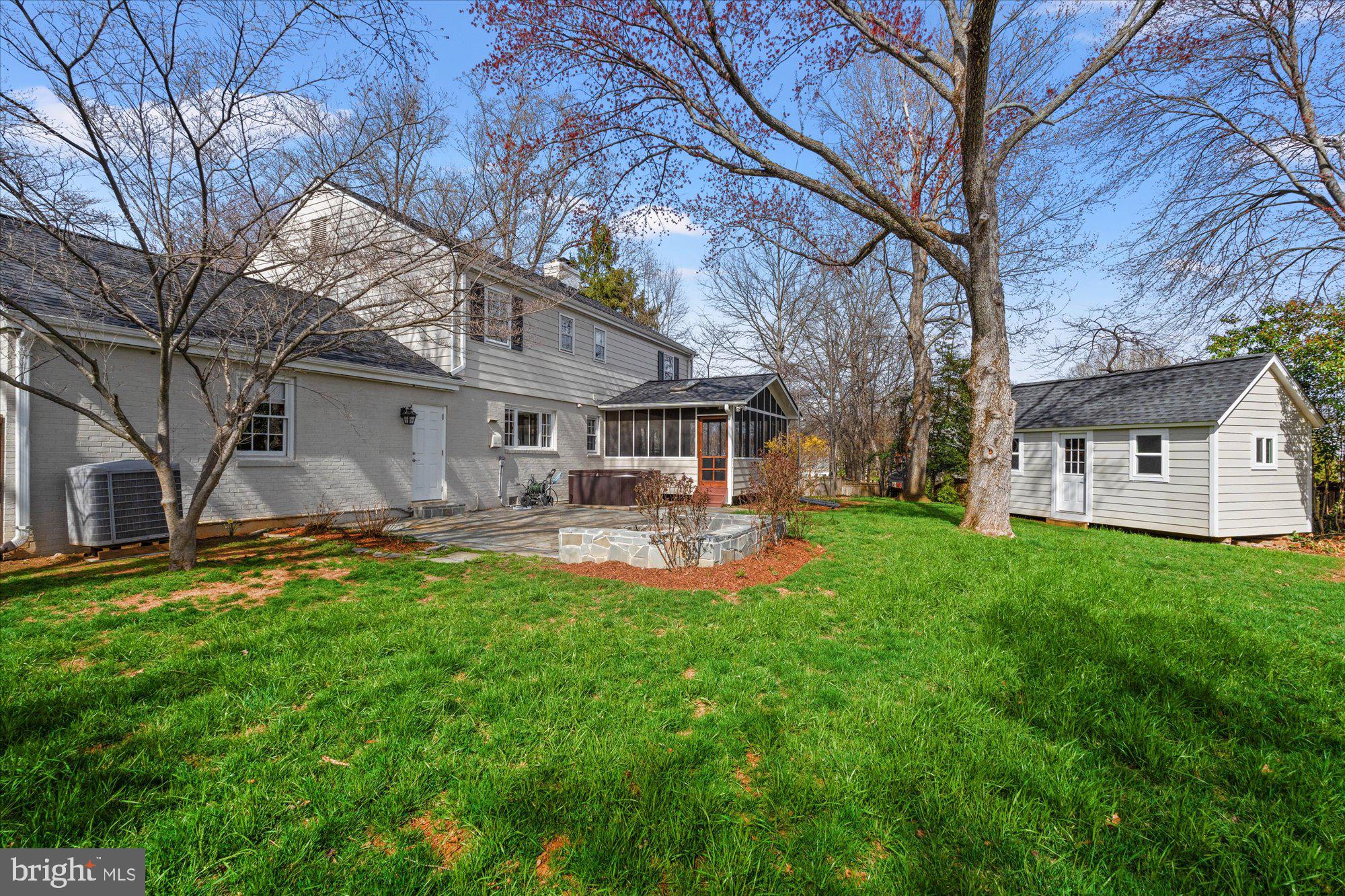 WAYNEWOOD - Residential