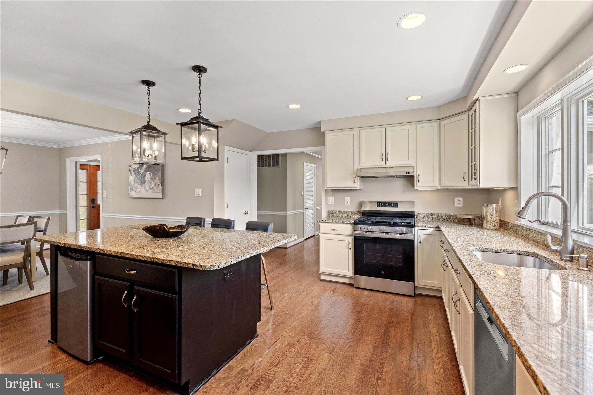 WAYNEWOOD - Residential