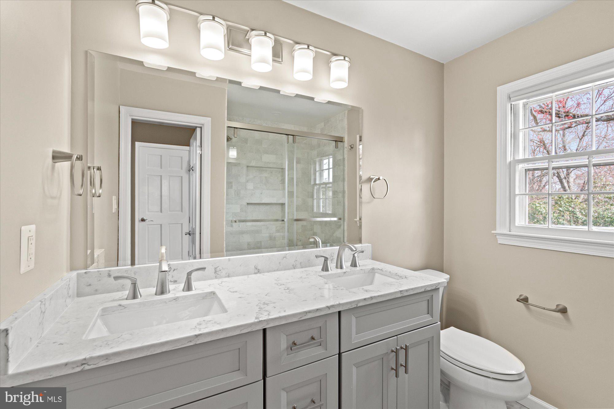 WAYNEWOOD - Residential