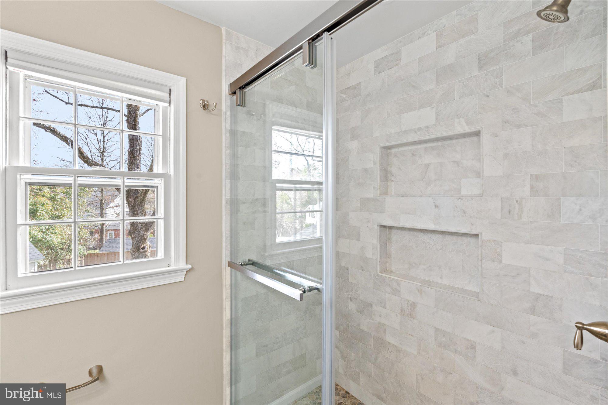 WAYNEWOOD - Residential