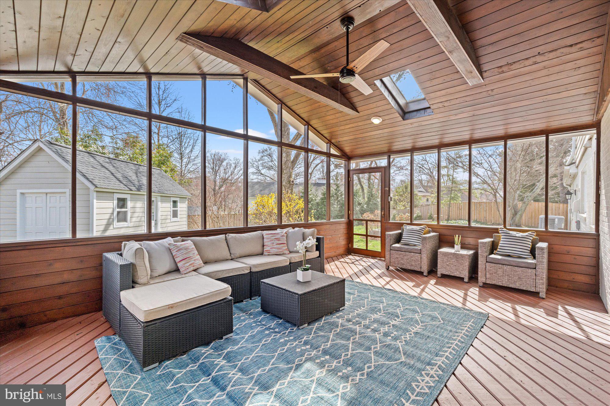 WAYNEWOOD - Residential