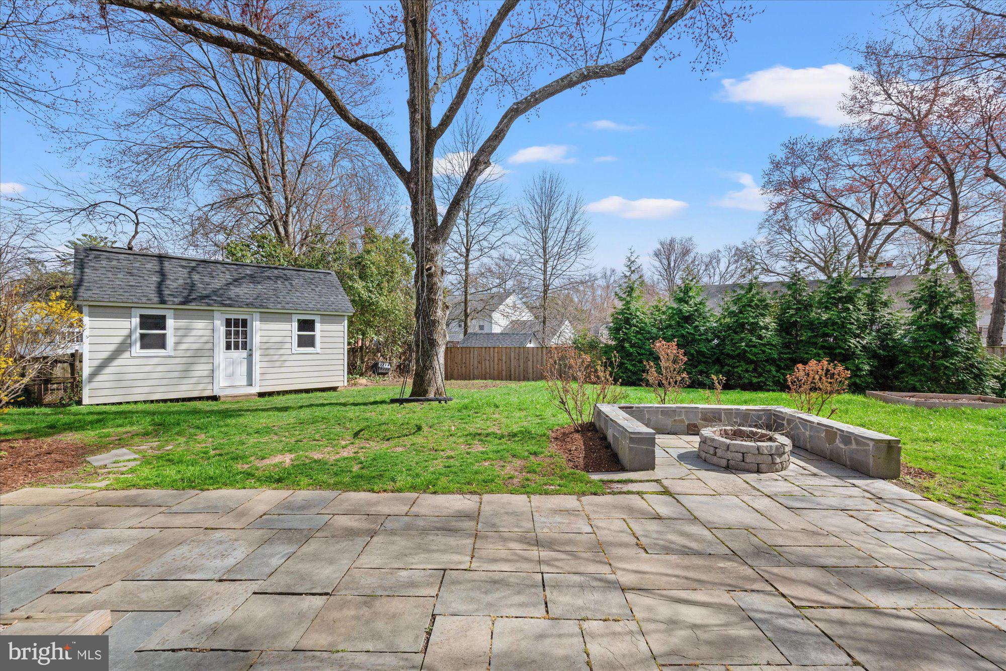 WAYNEWOOD - Residential