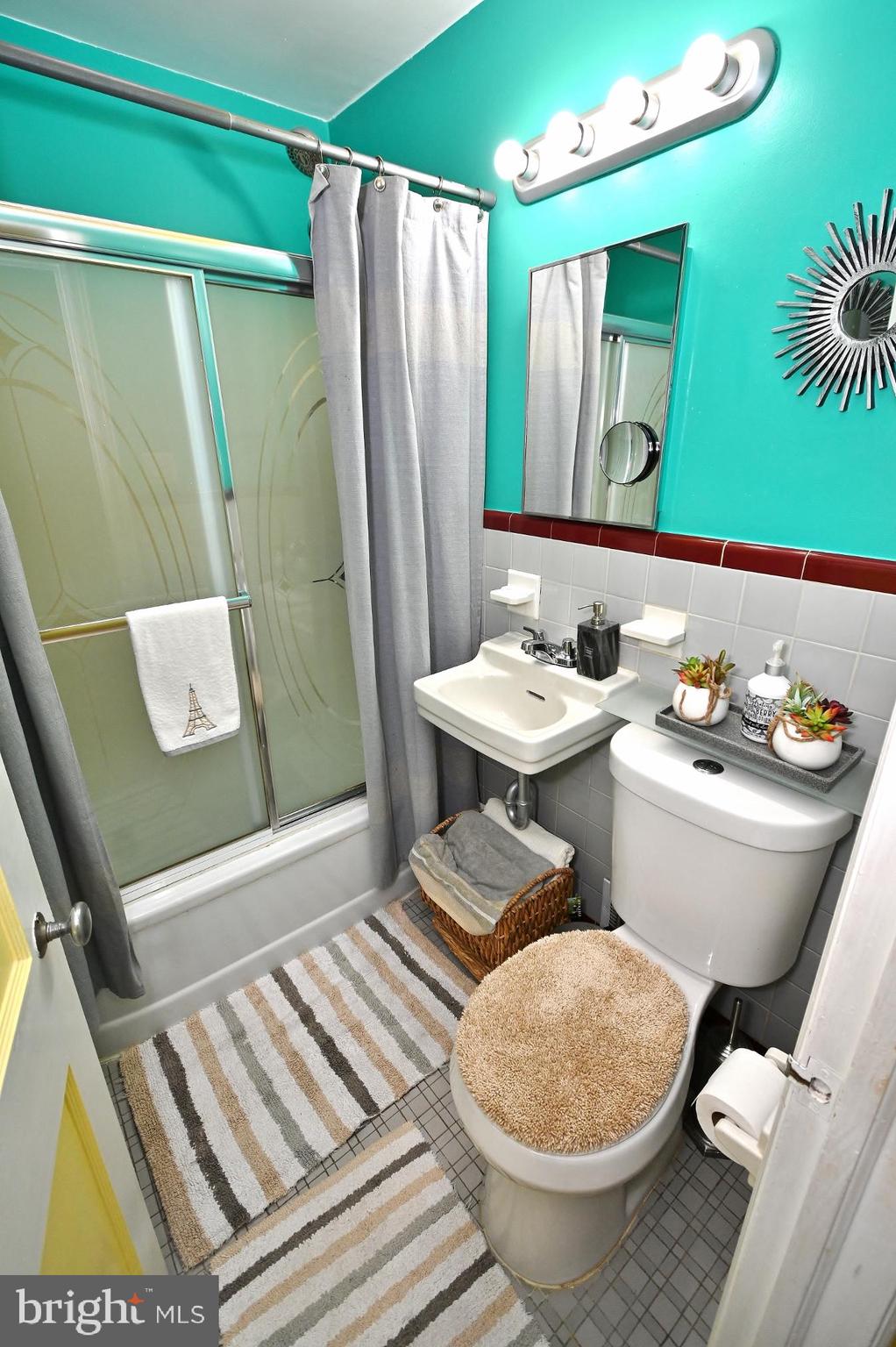 MAYFAIR (WEST) - Residential