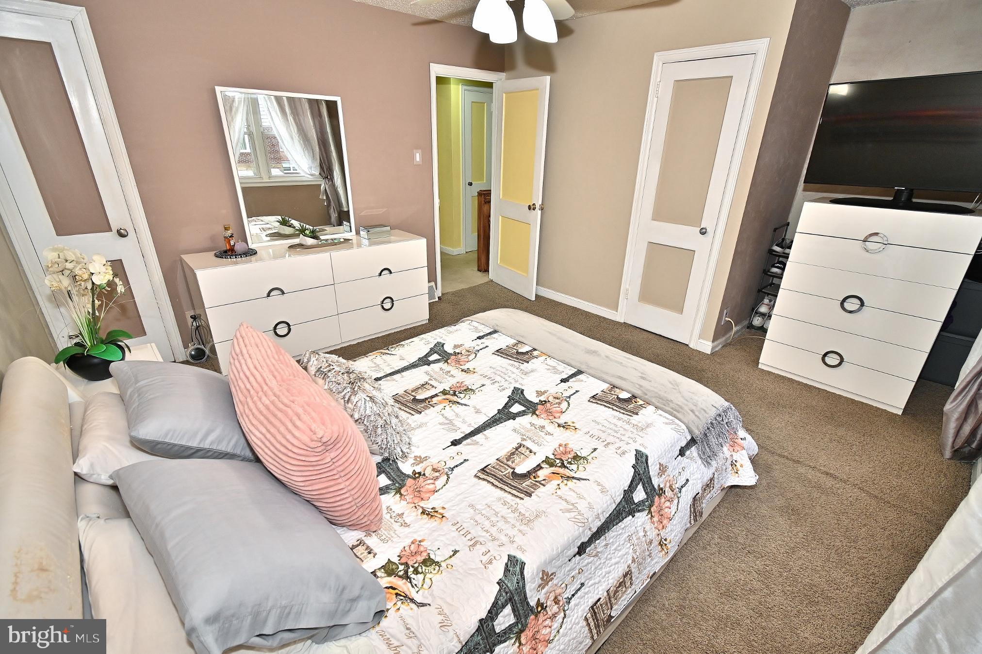 MAYFAIR (WEST) - Residential