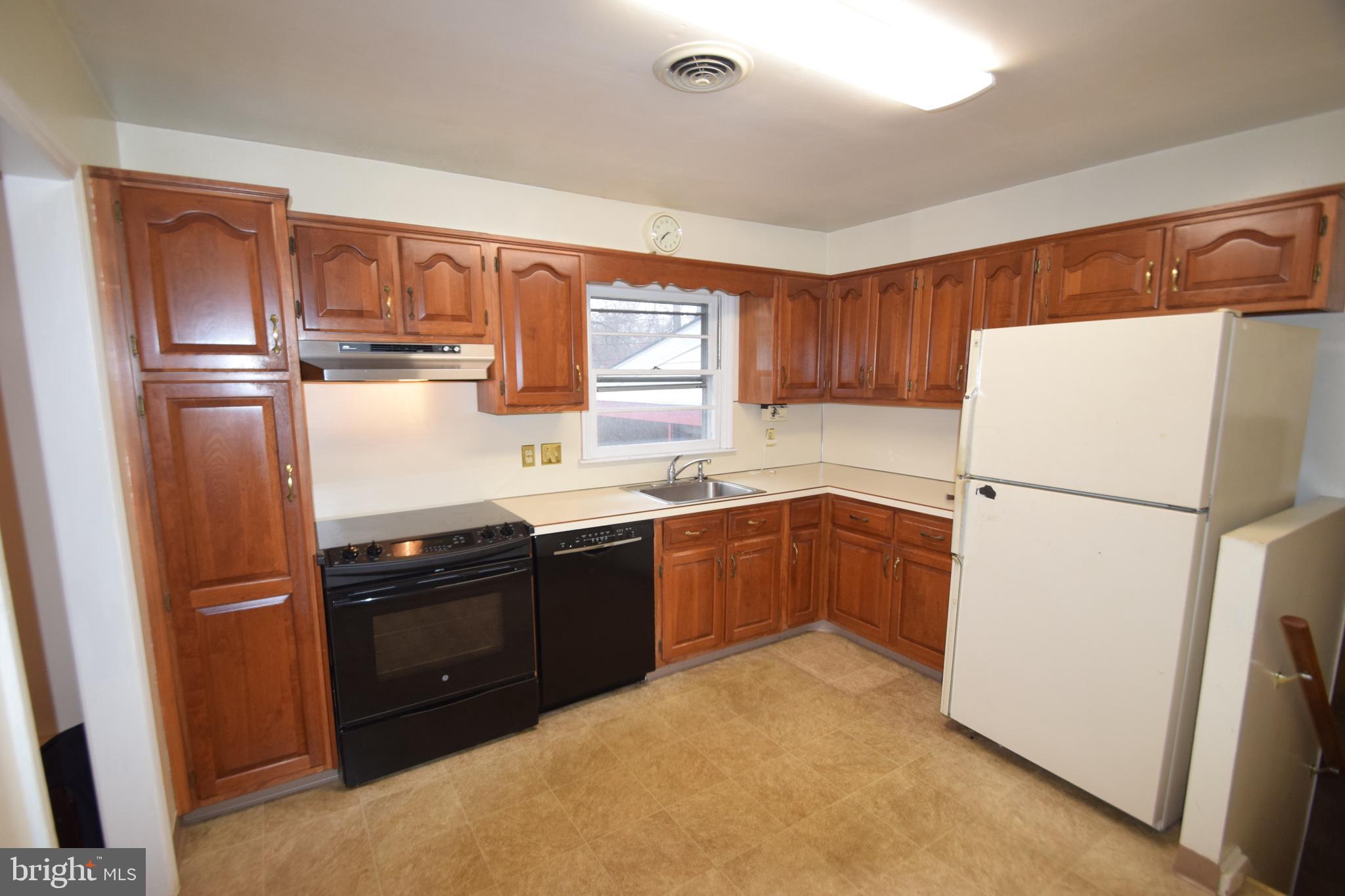 2644 LONGFELLOW DRIVE