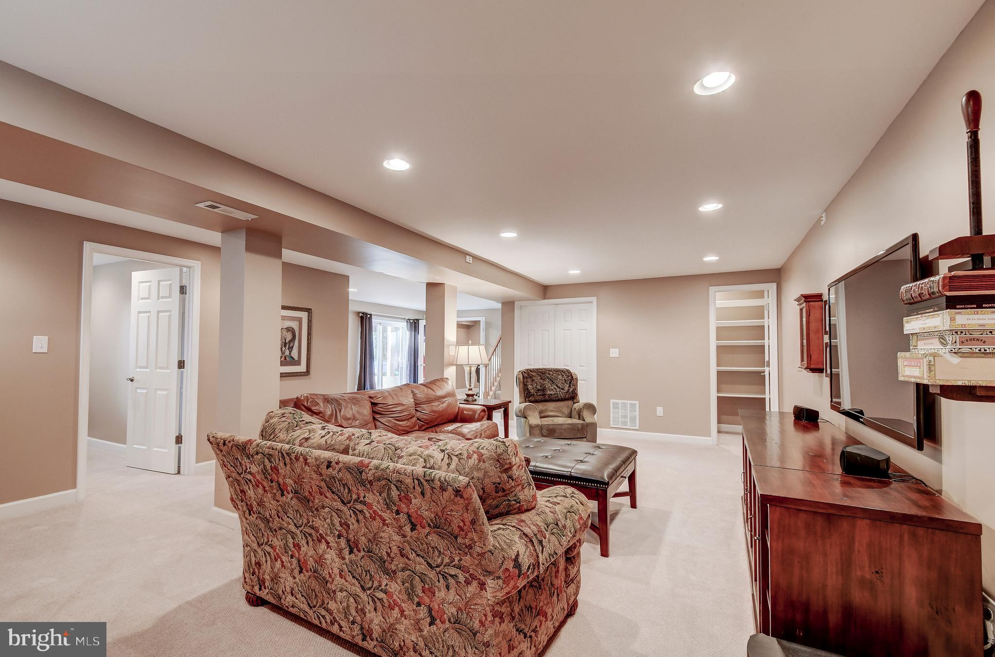 VALLEY MEADE - Residential