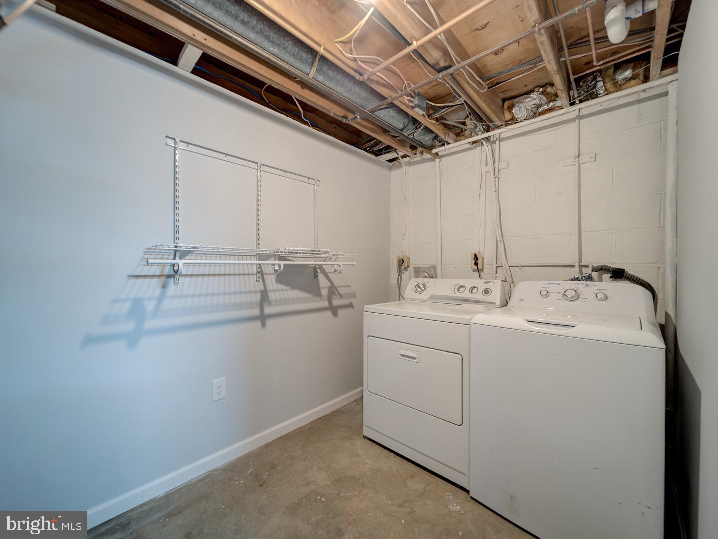 ROCKSHIRE - Residential Lease