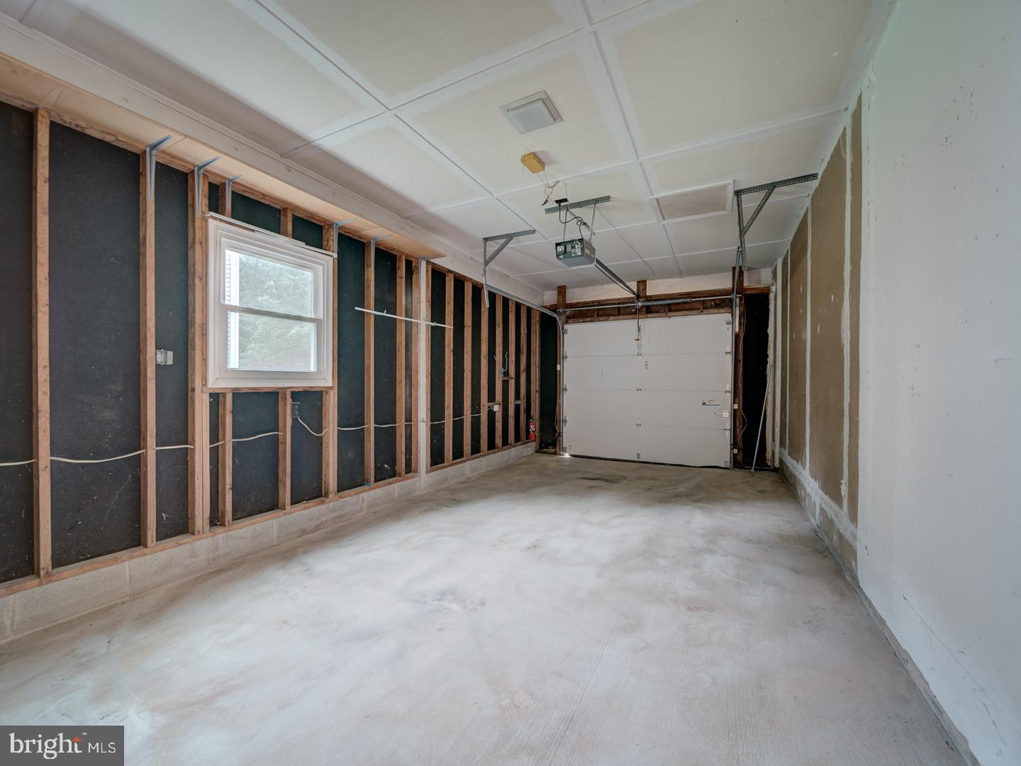 ROCKSHIRE - Residential Lease