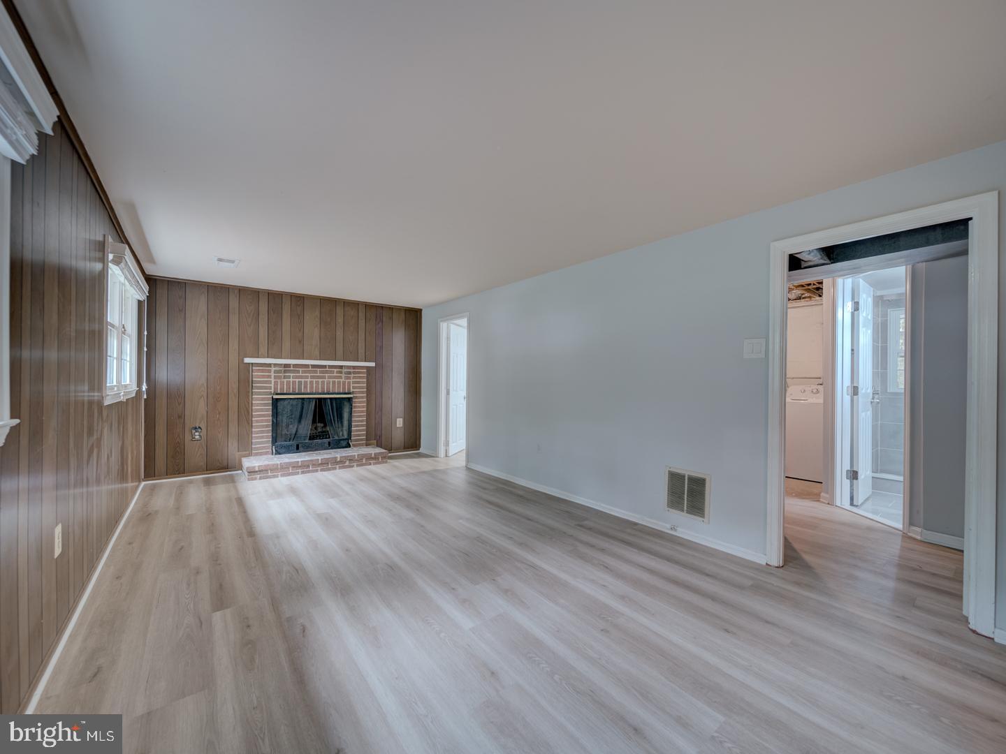 ROCKSHIRE - Residential Lease