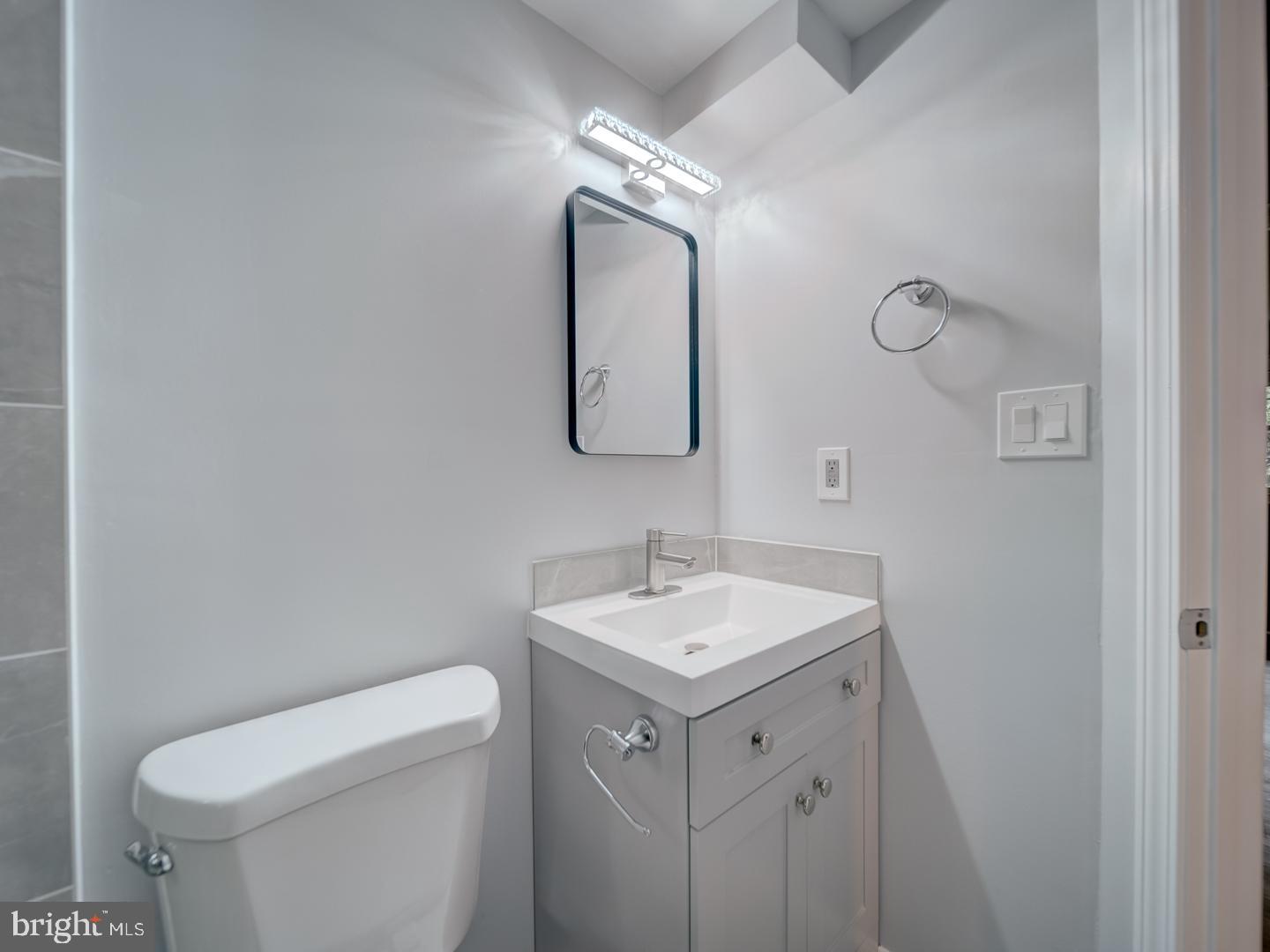 ROCKSHIRE - Residential Lease