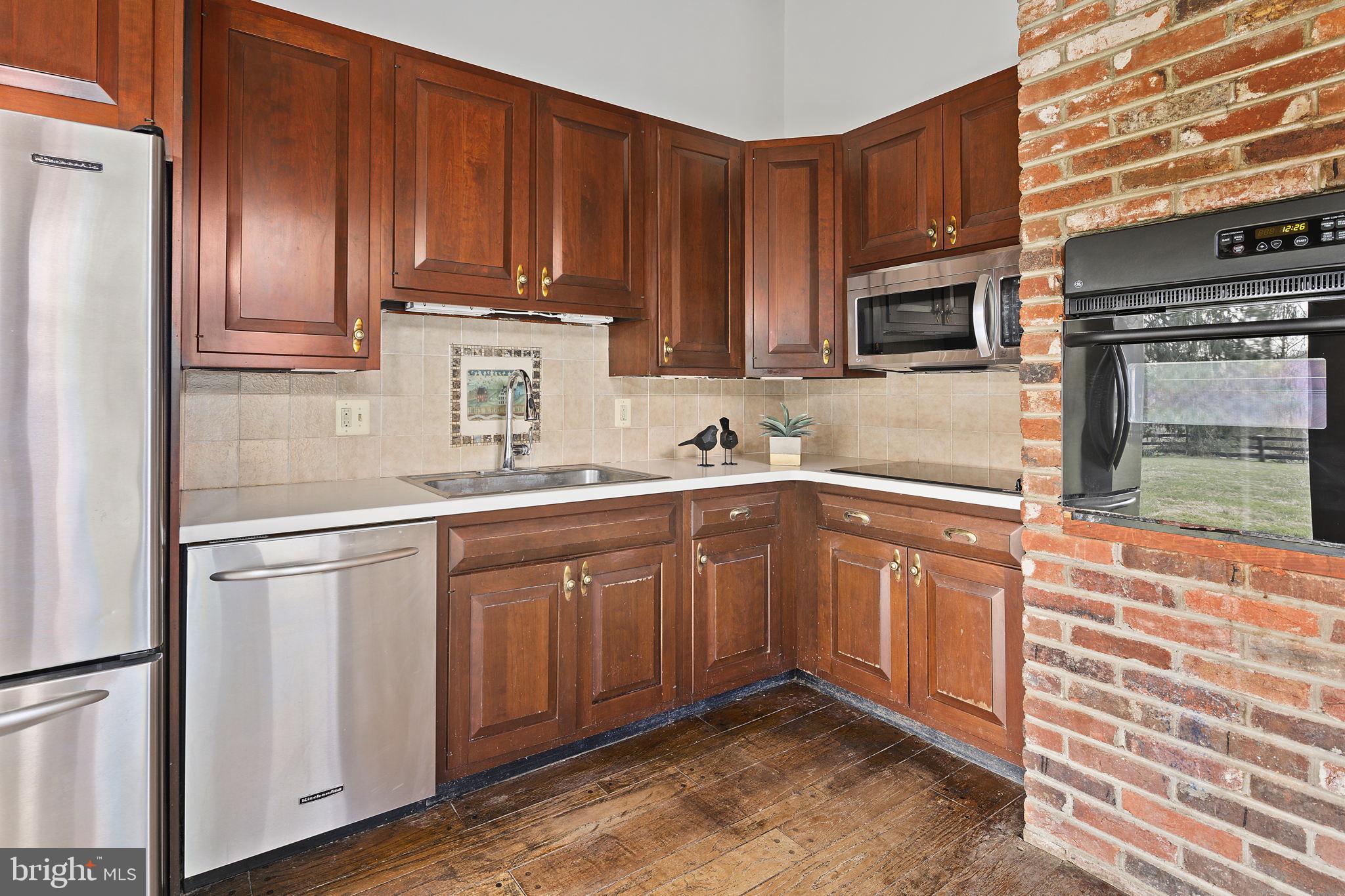 WALNUT ACRES - Residential