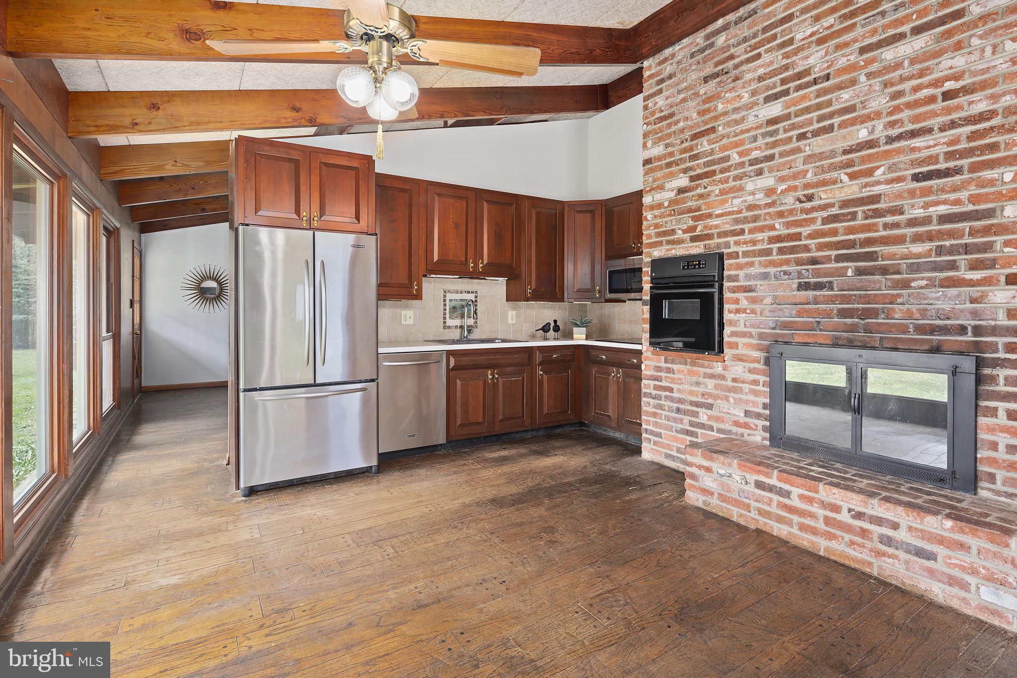 WALNUT ACRES - Residential