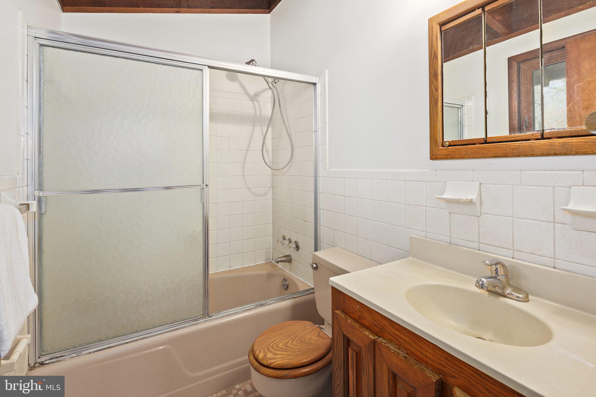 WALNUT ACRES - Residential