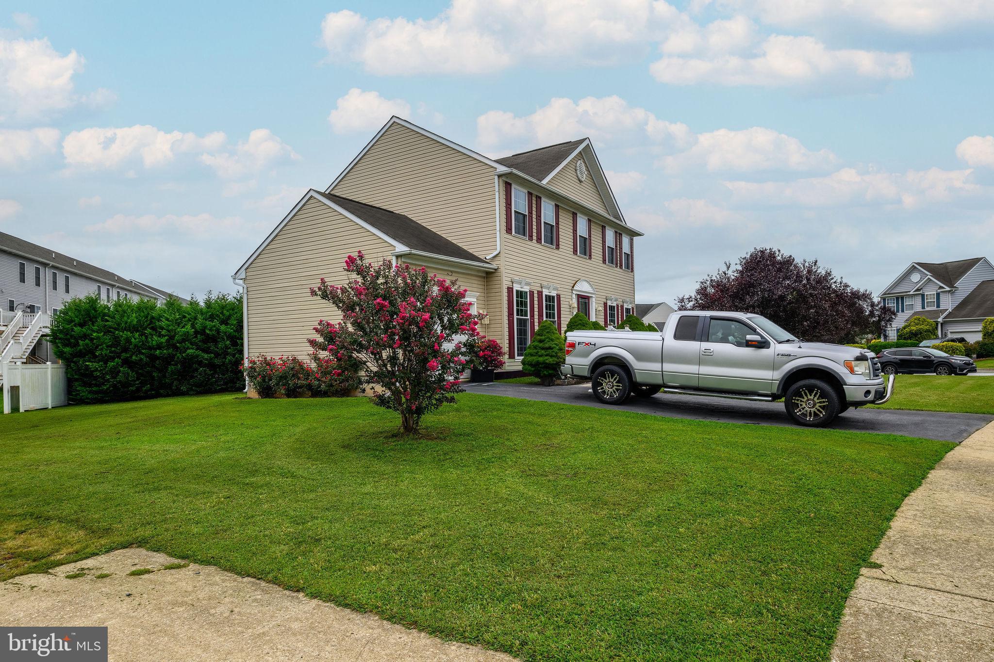 87 FOXWOOD DRIVE