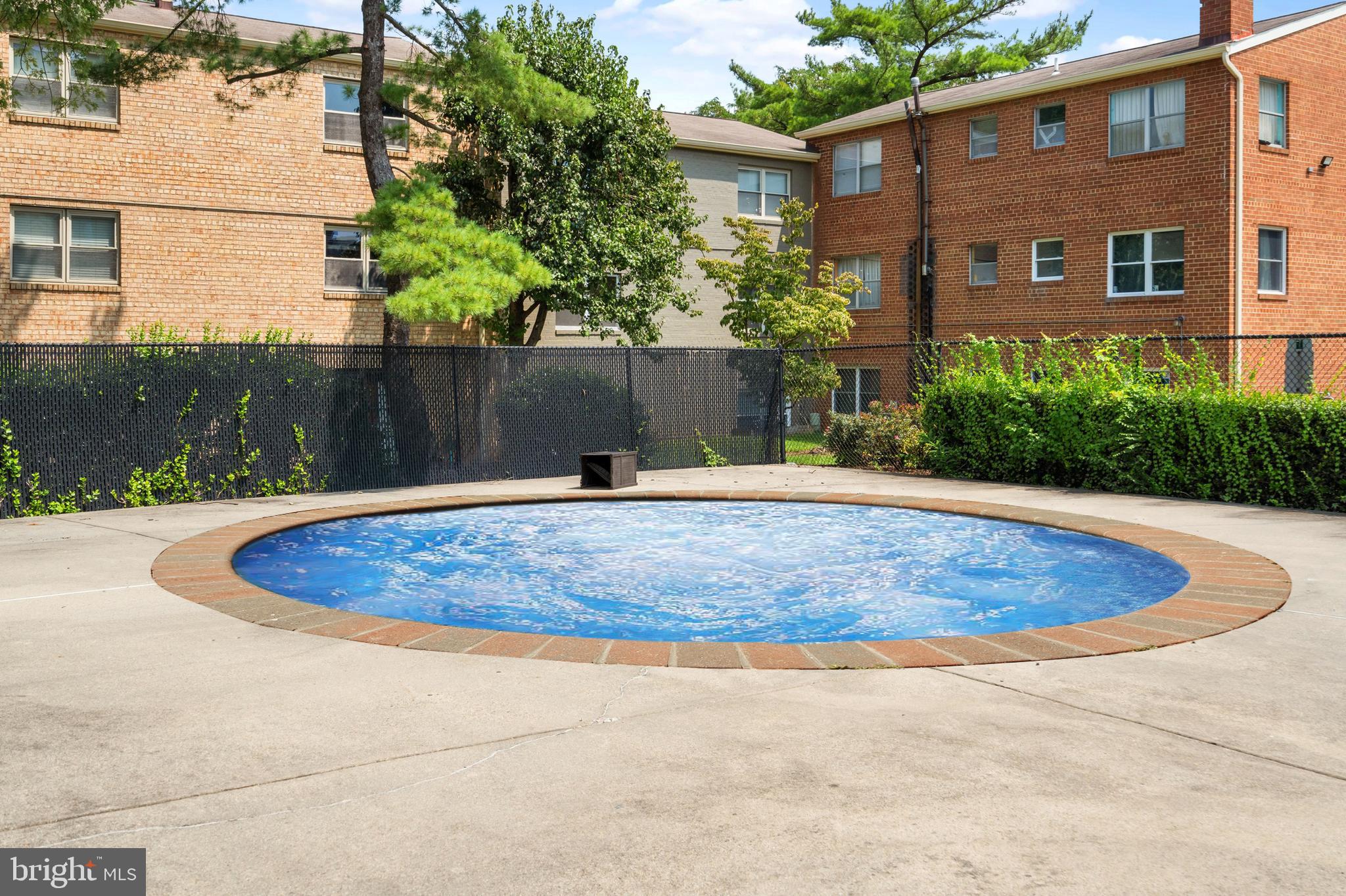 MAYFLOWER SQUARE - Residential