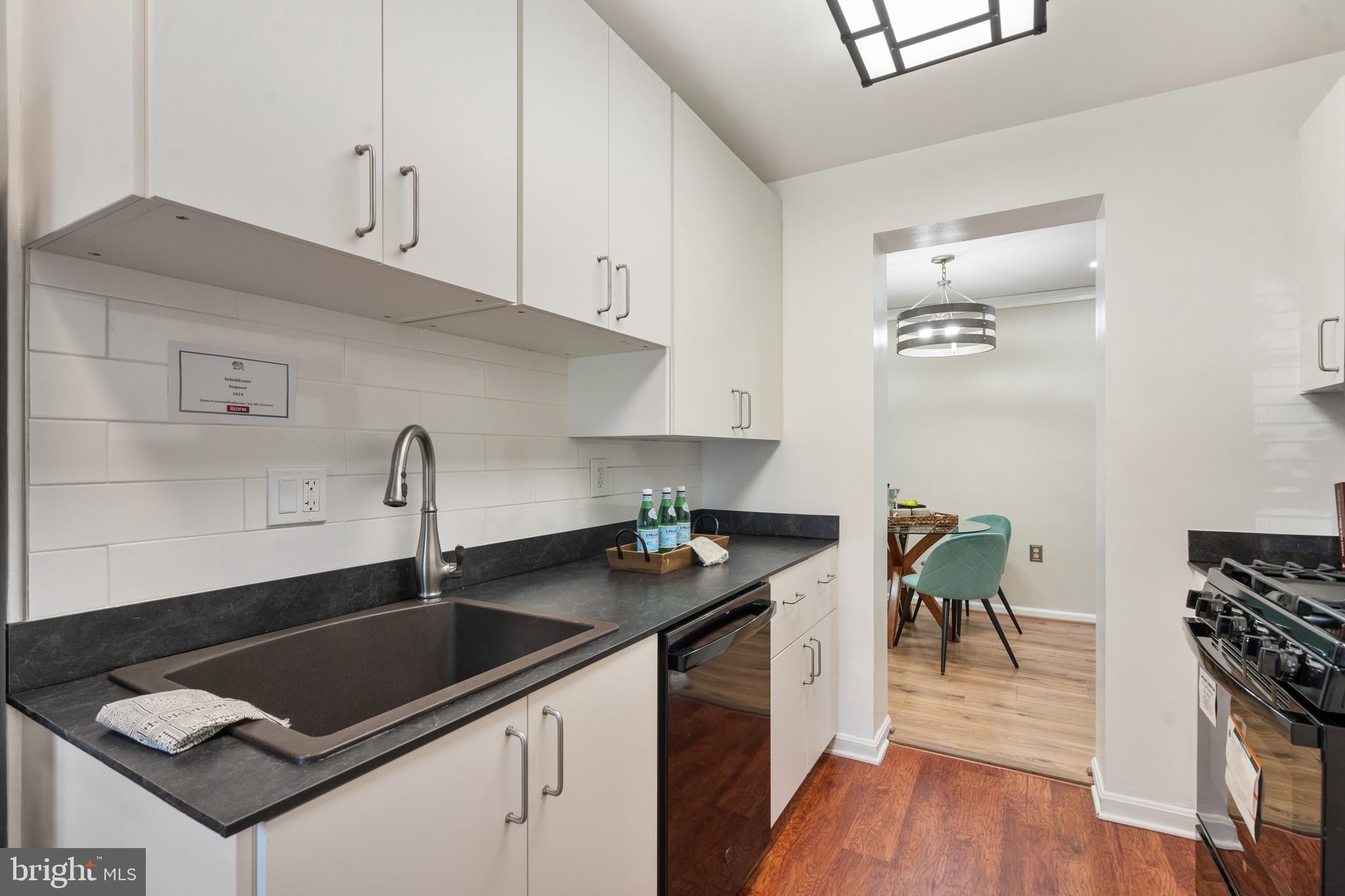 MAYFLOWER SQUARE - Residential