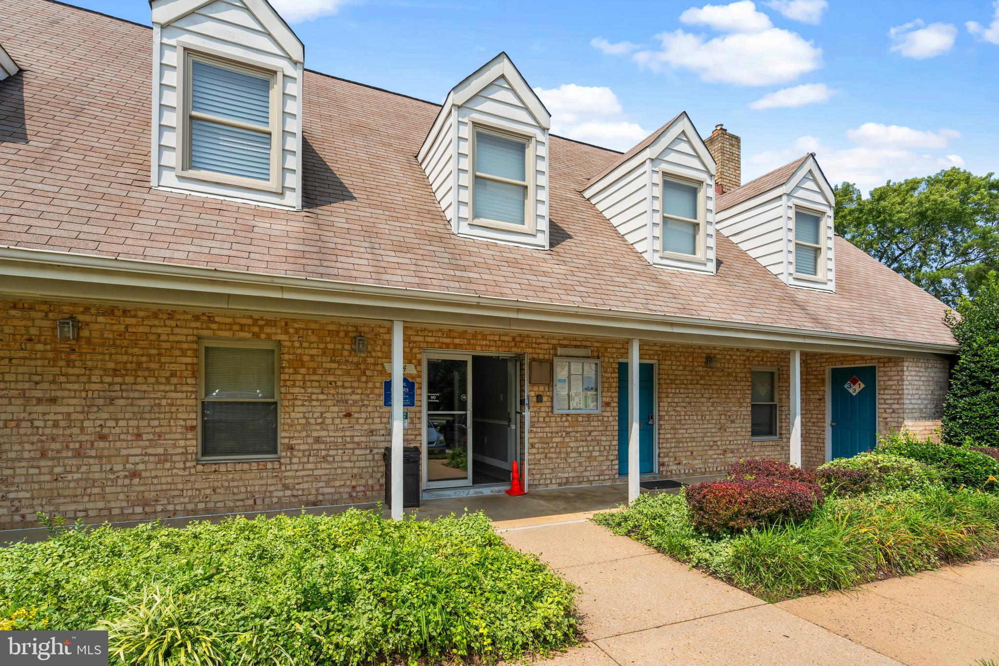 MAYFLOWER SQUARE - Residential