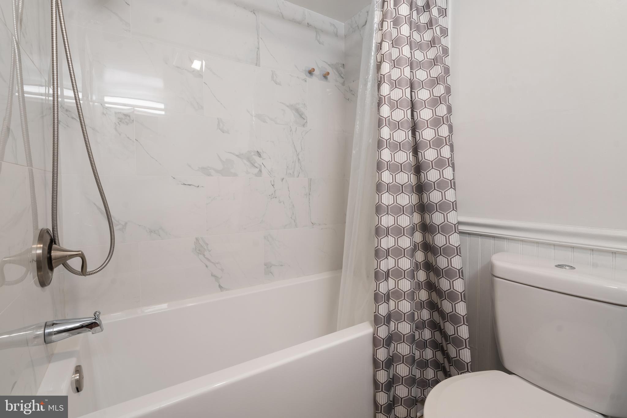 MAYFLOWER SQUARE - Residential