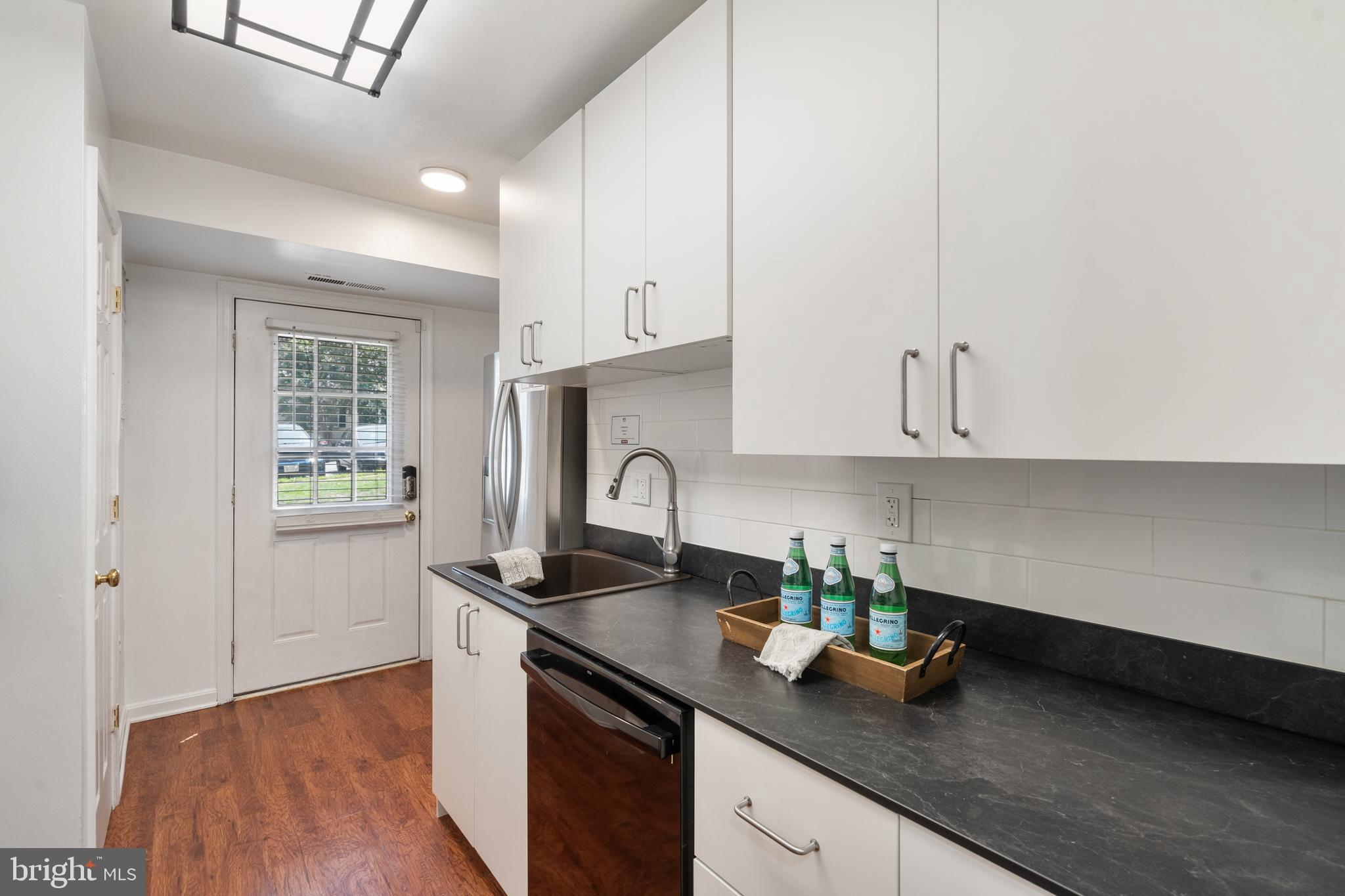 MAYFLOWER SQUARE - Residential