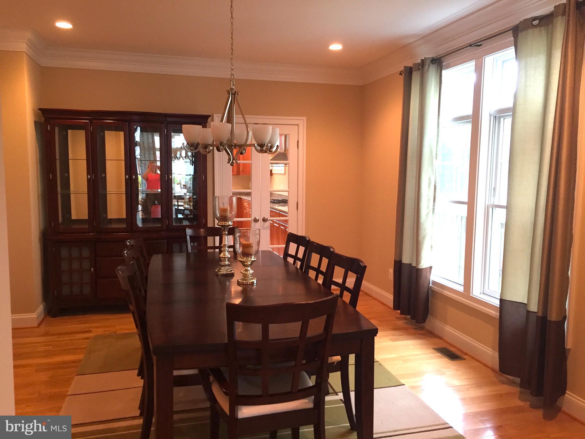 AYRLAWN - Residential