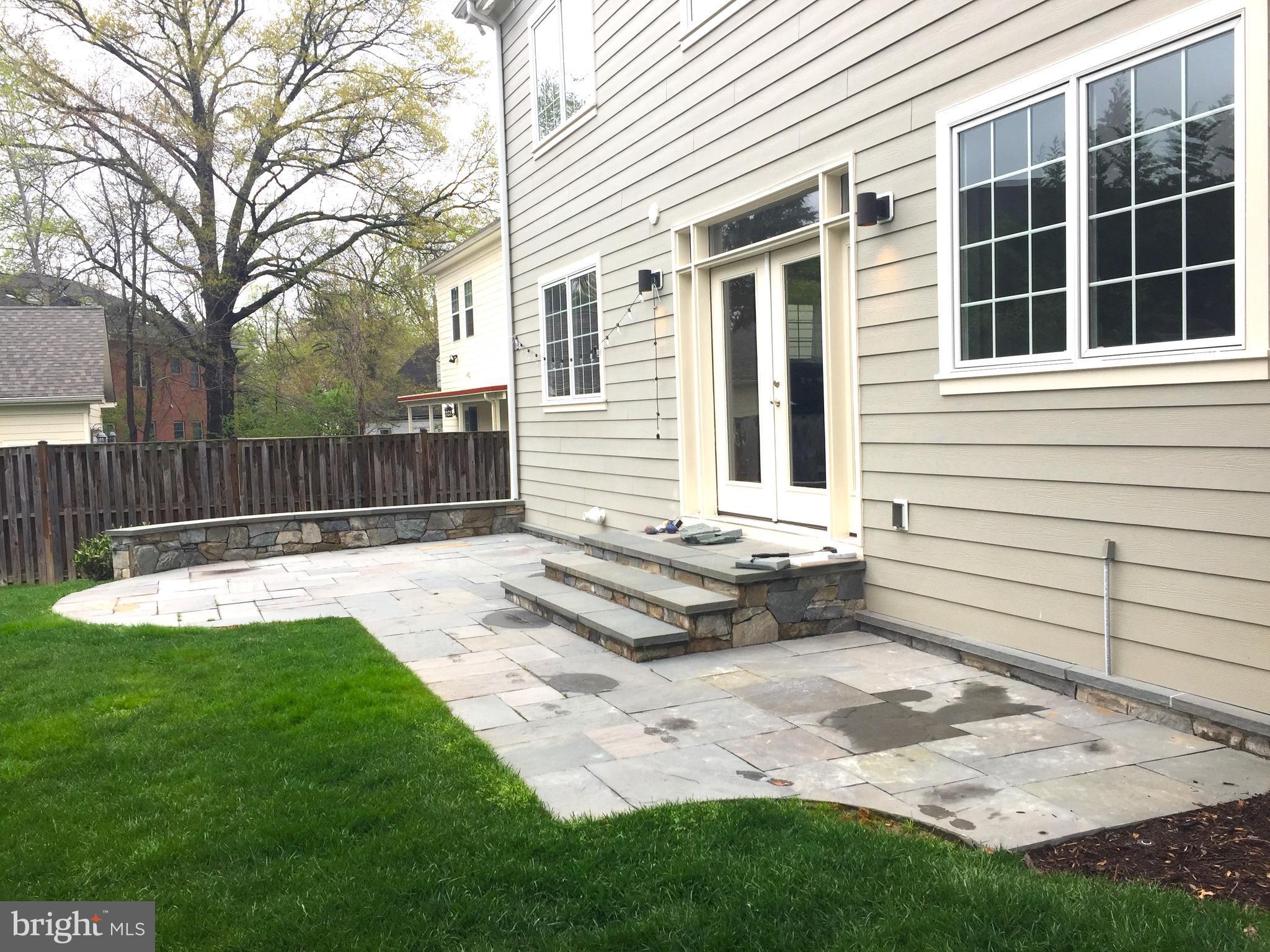 AYRLAWN - Residential