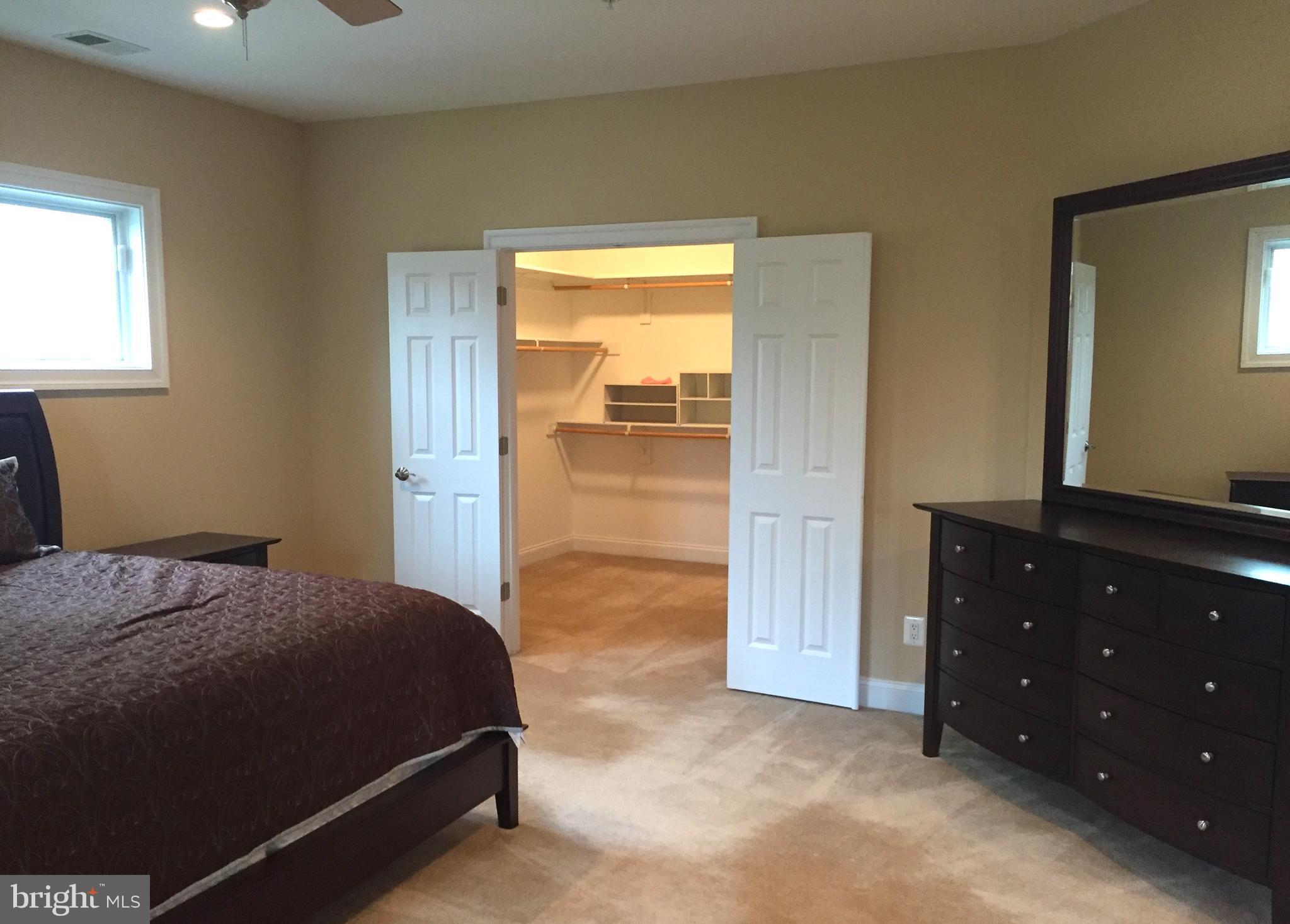 AYRLAWN - Residential