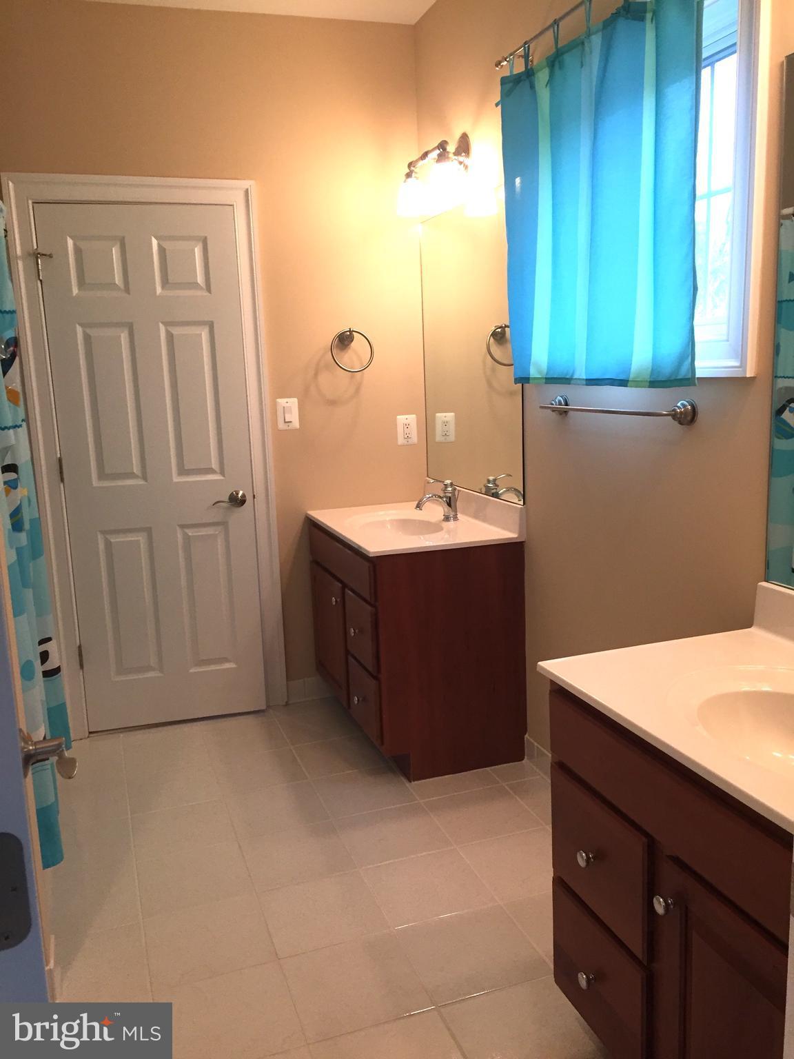 AYRLAWN - Residential