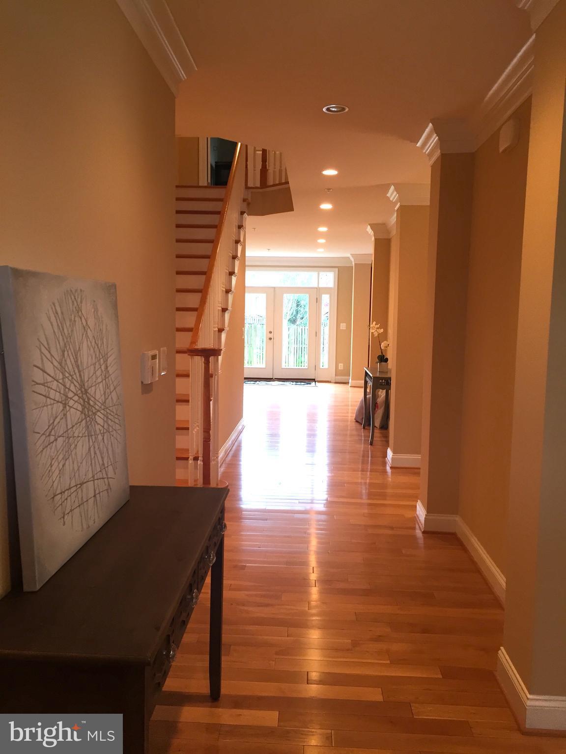 AYRLAWN - Residential