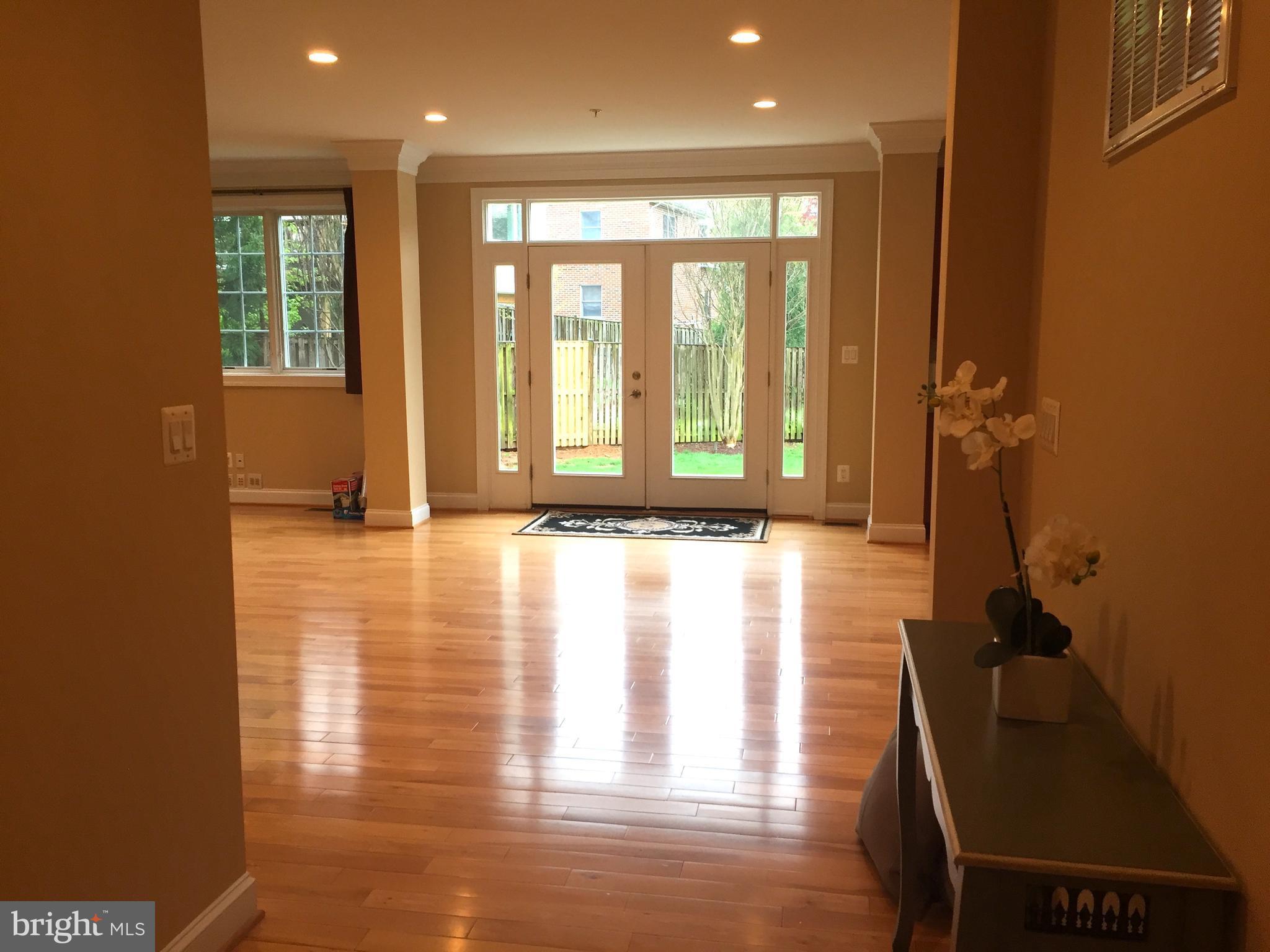 AYRLAWN - Residential