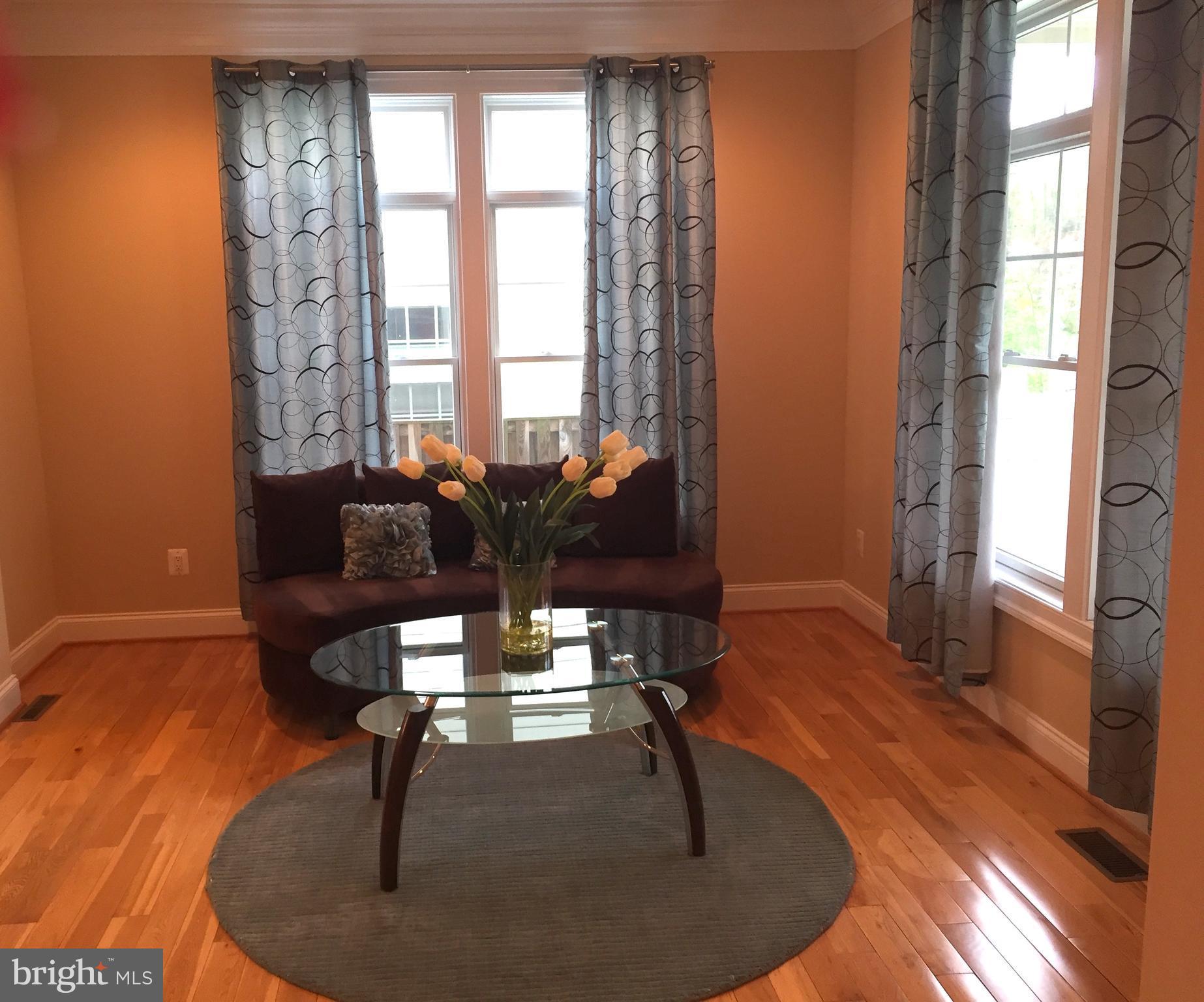 AYRLAWN - Residential