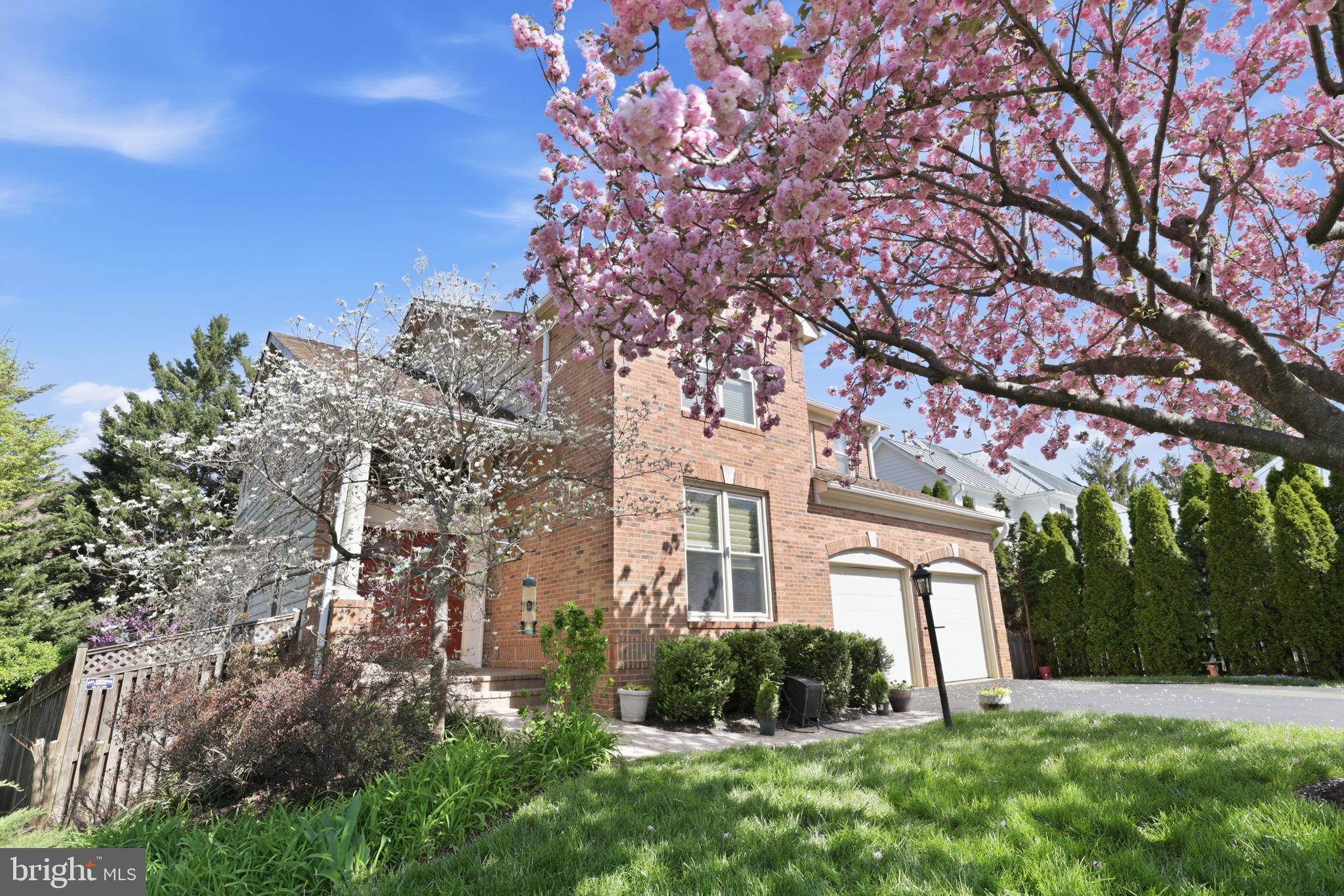 9852 HIDDEN ESTATES COVE