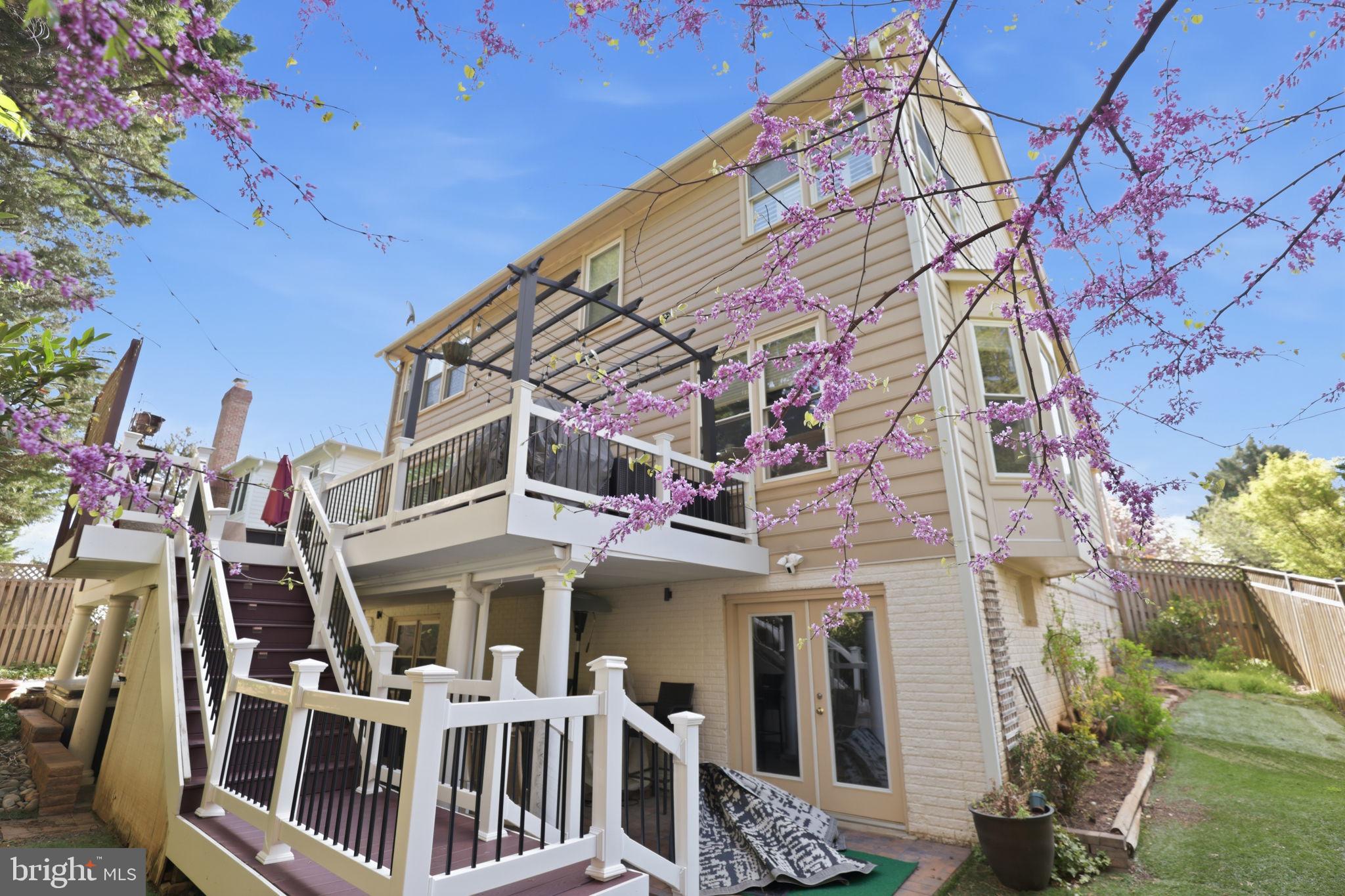 9852 HIDDEN ESTATES COVE