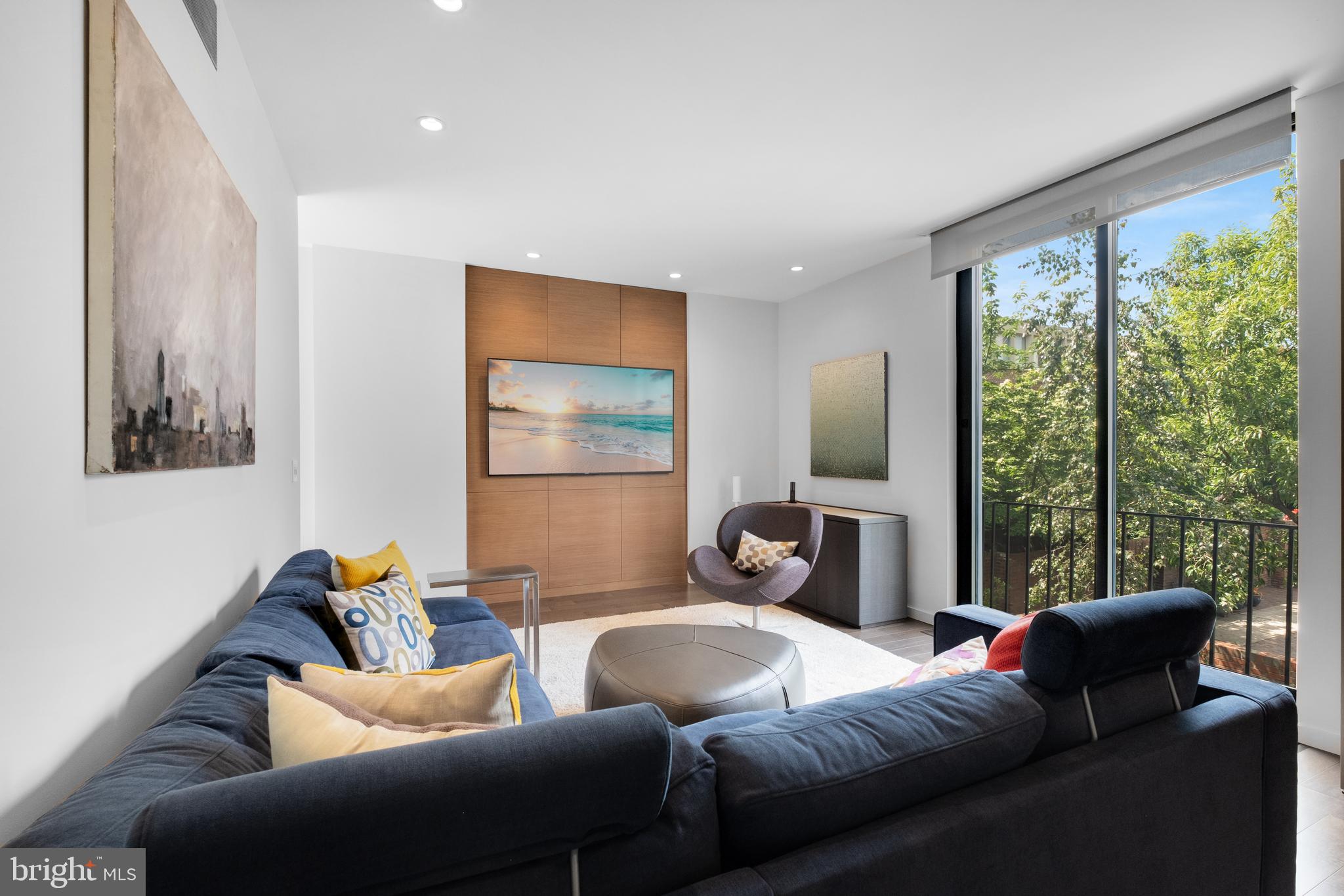 SOCIETY HILL - Residential