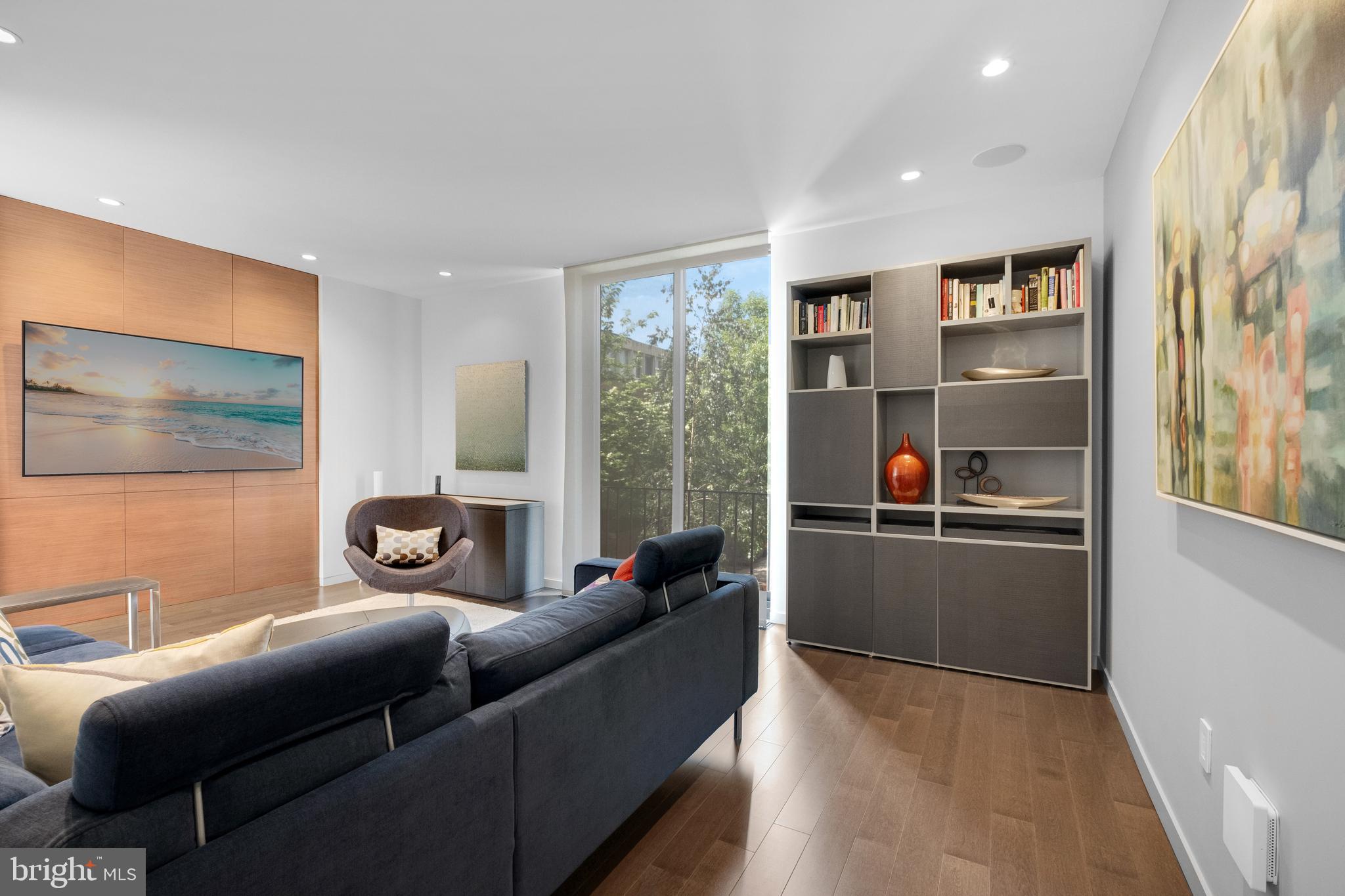 SOCIETY HILL - Residential