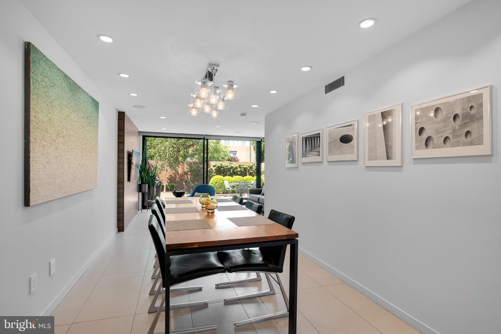 SOCIETY HILL - Residential