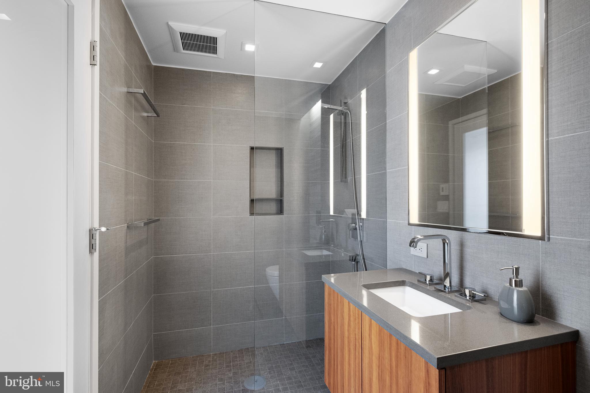 SOCIETY HILL - Residential