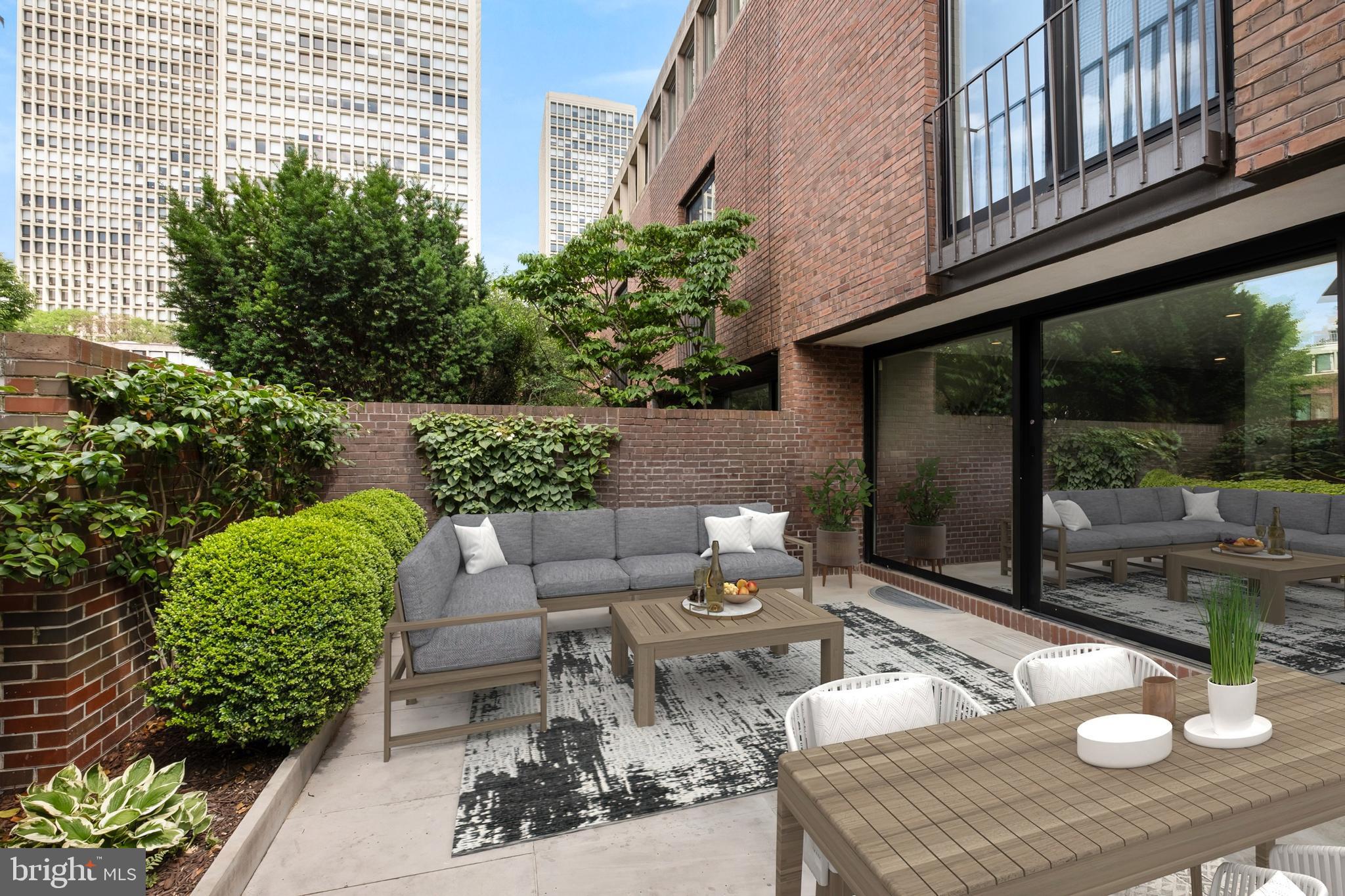 SOCIETY HILL - Residential