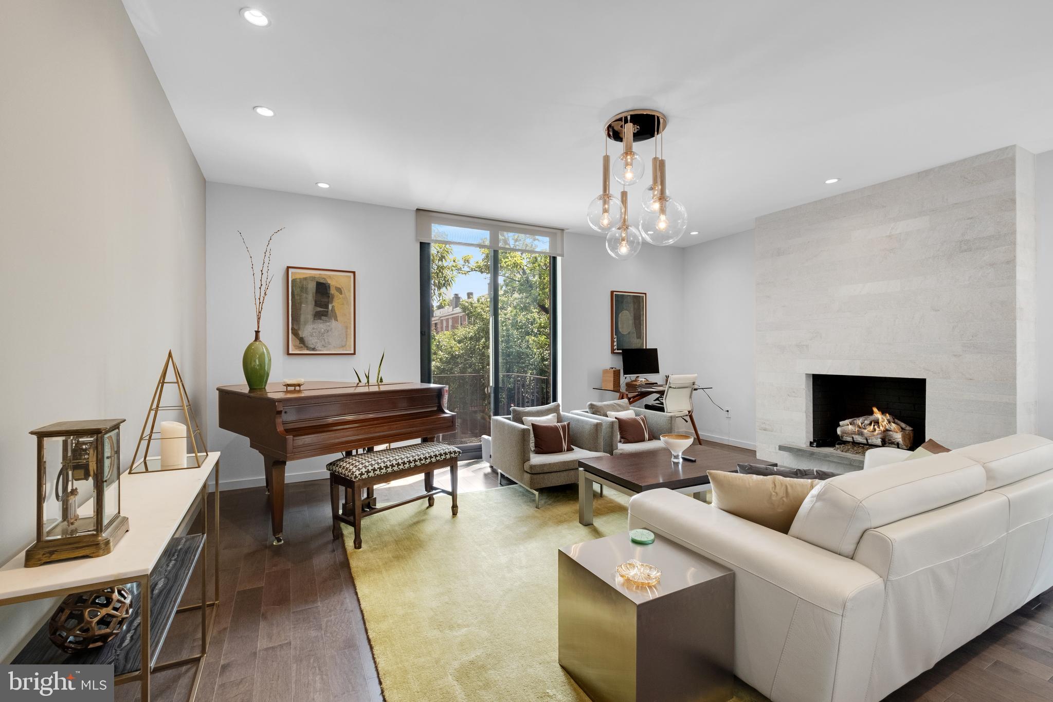 SOCIETY HILL - Residential