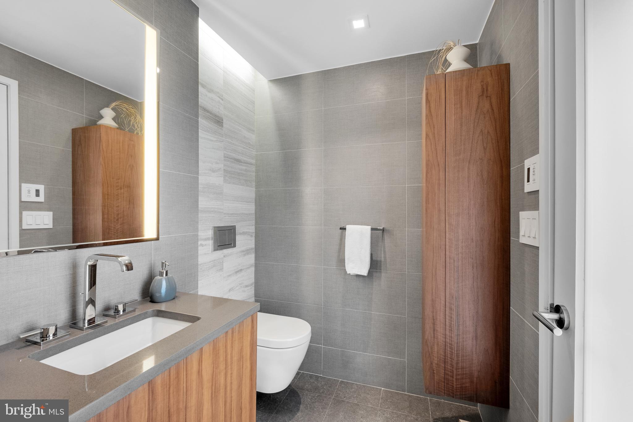 SOCIETY HILL - Residential