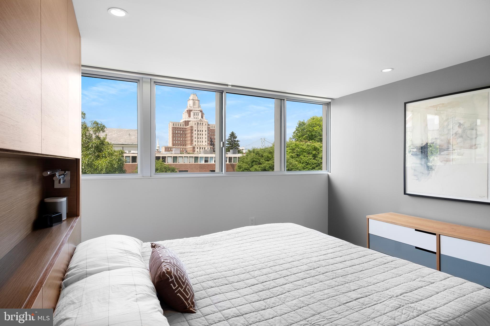 SOCIETY HILL - Residential