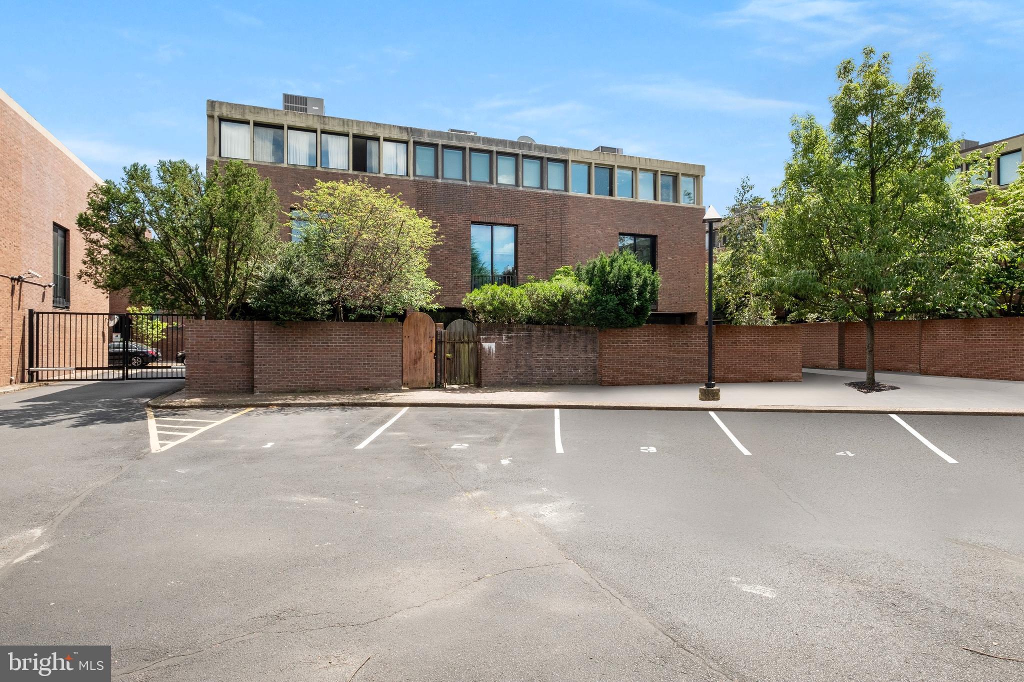 SOCIETY HILL - Residential