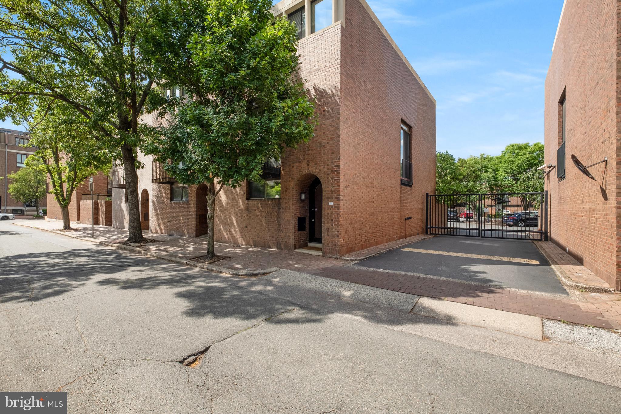 SOCIETY HILL - Residential