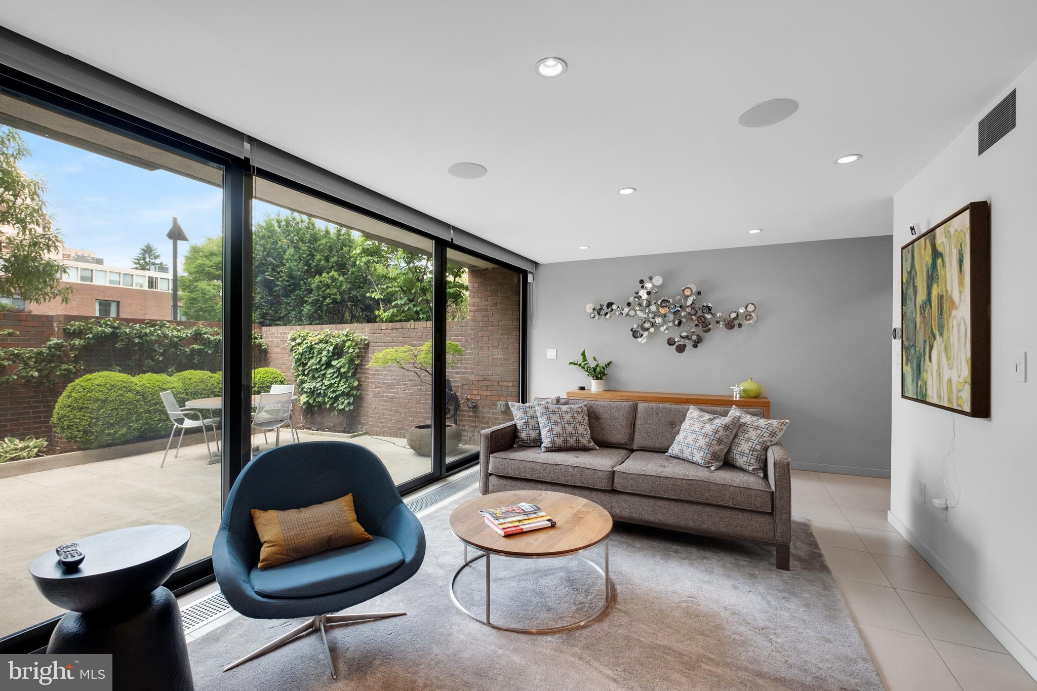 SOCIETY HILL - Residential