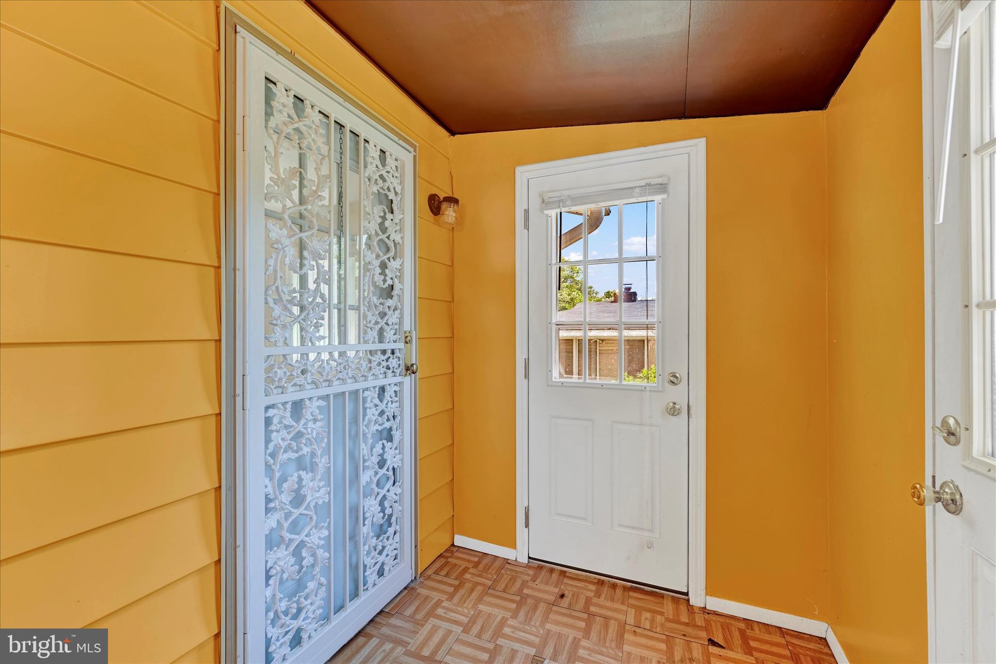 SUTER CIRCLE - Residential