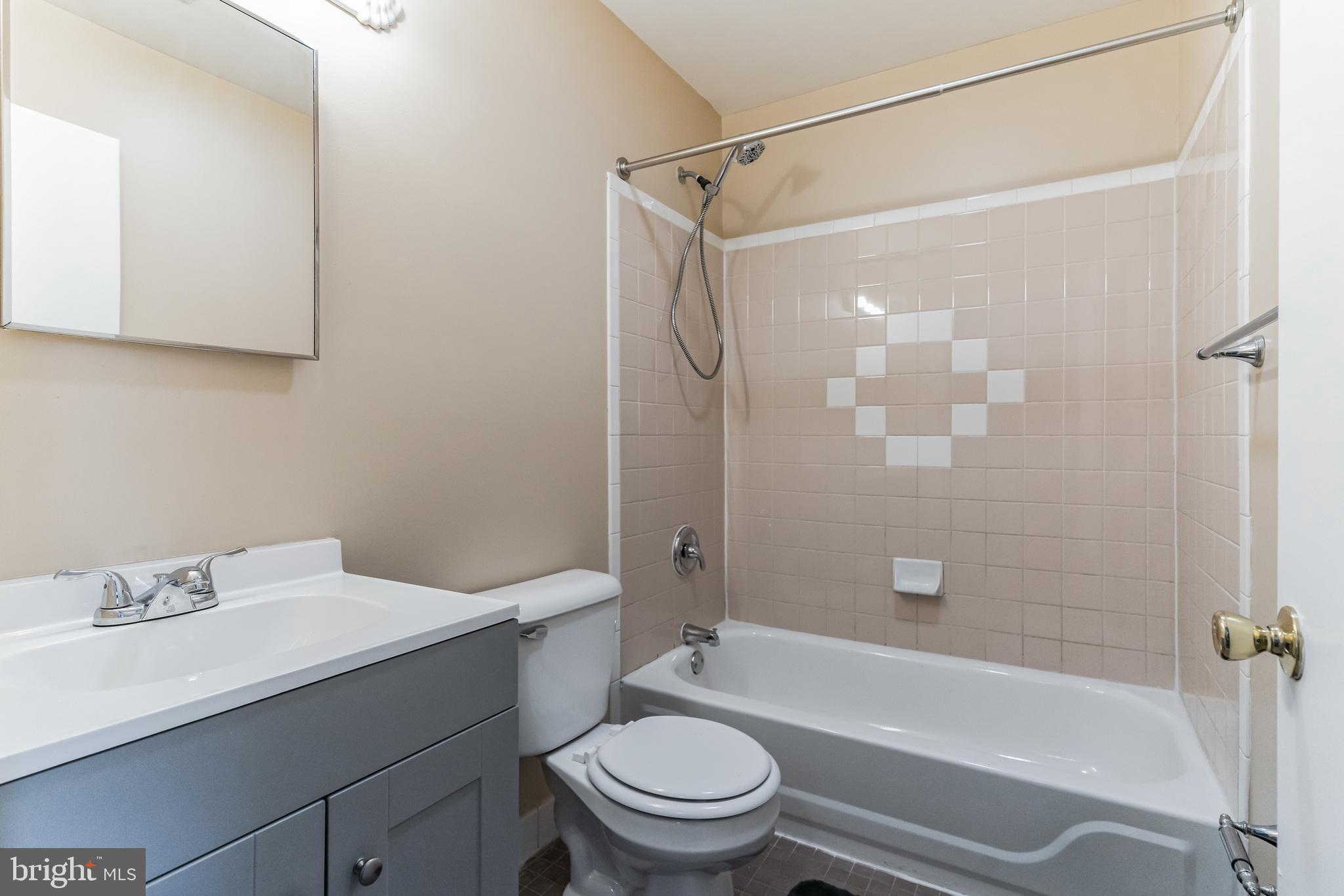 GRADUATE HOSPITAL - Residential Lease