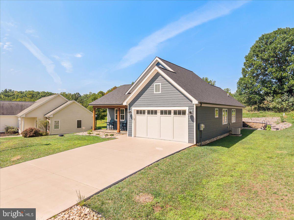1054 BARROW HILLS DRIVE